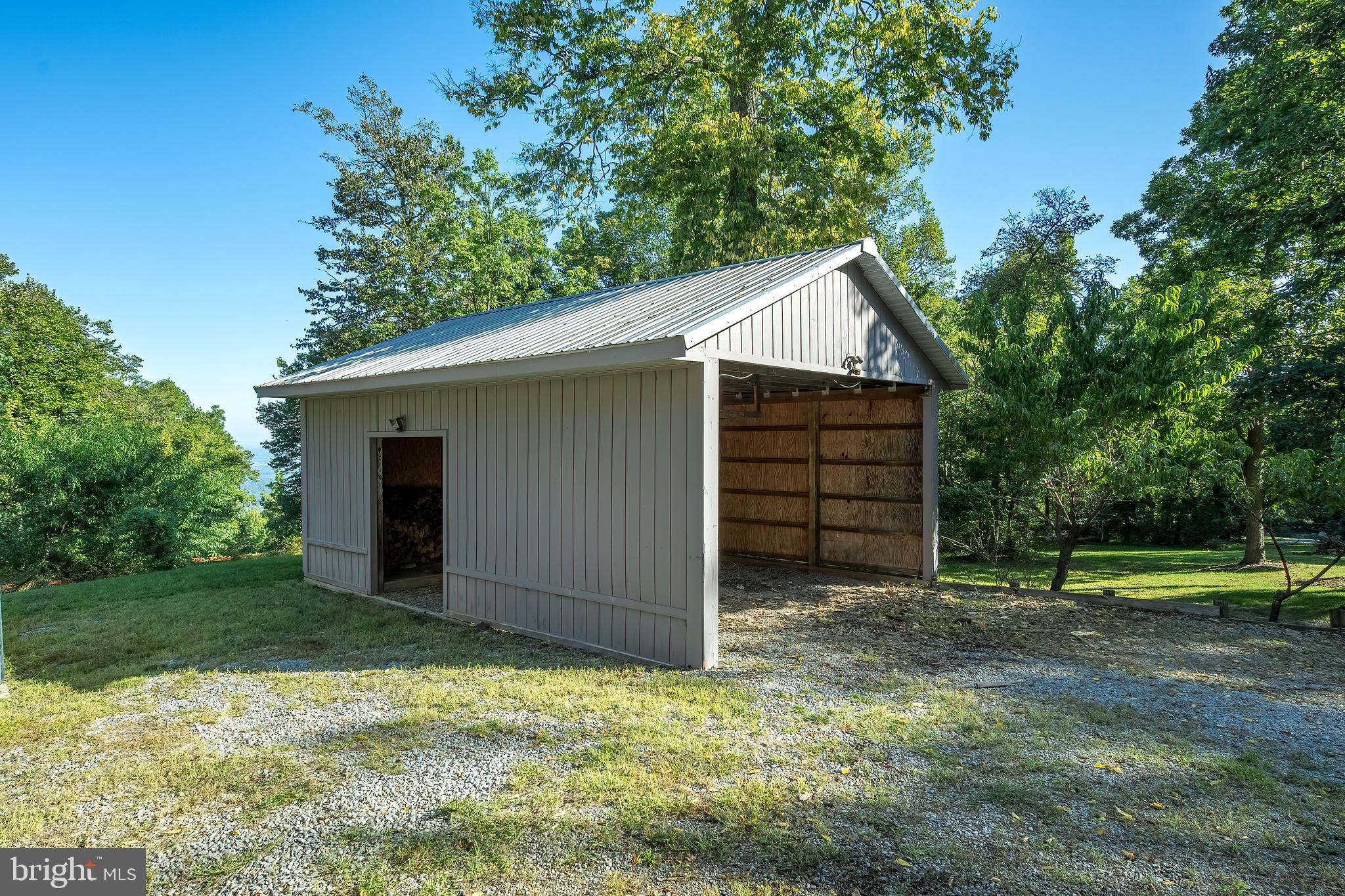 209 Skyhorse Ln