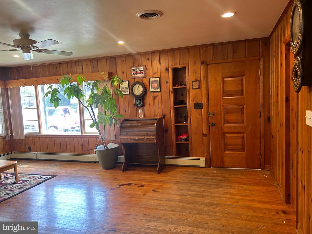 407 Walnut St