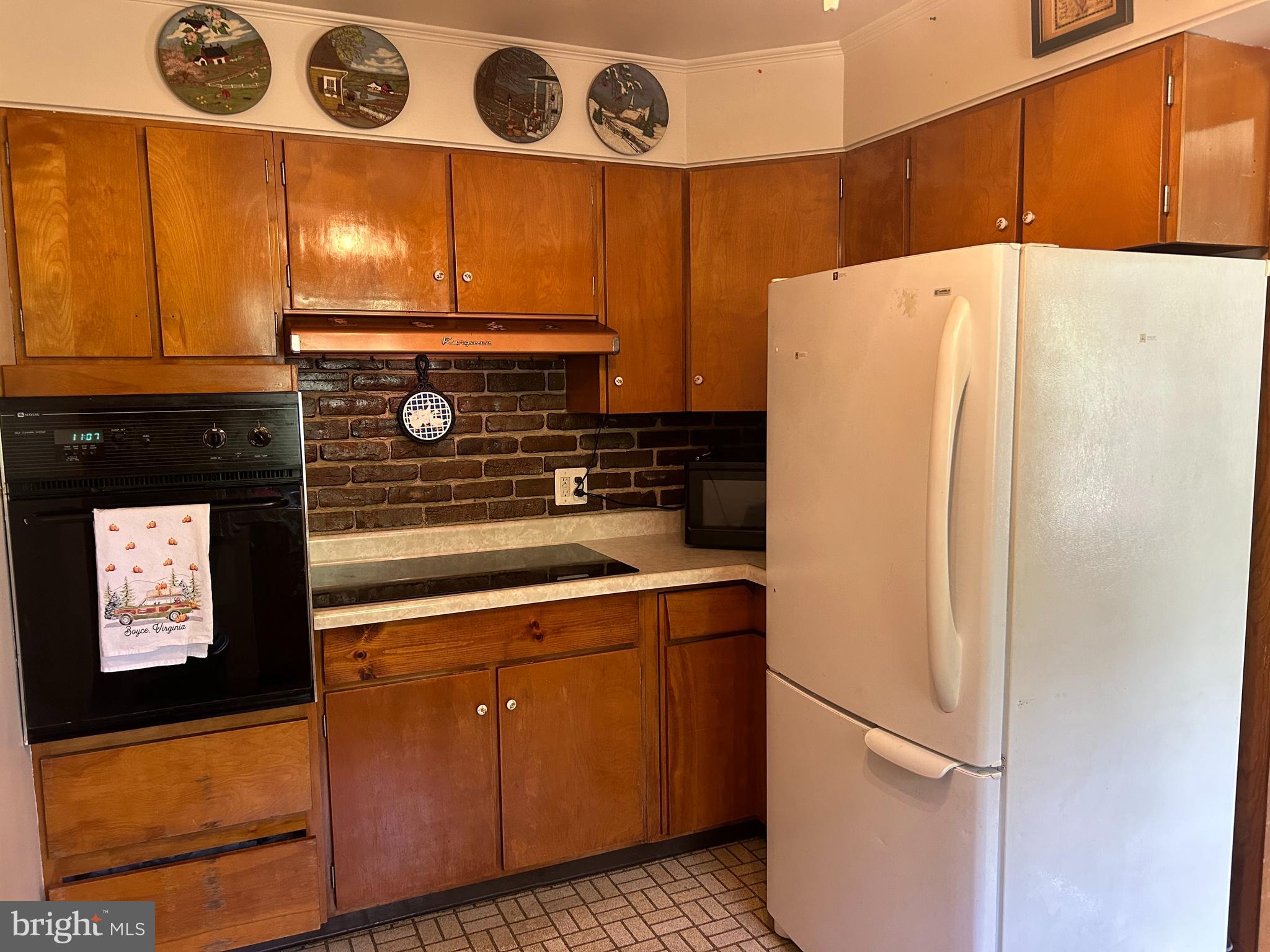 407 Walnut St