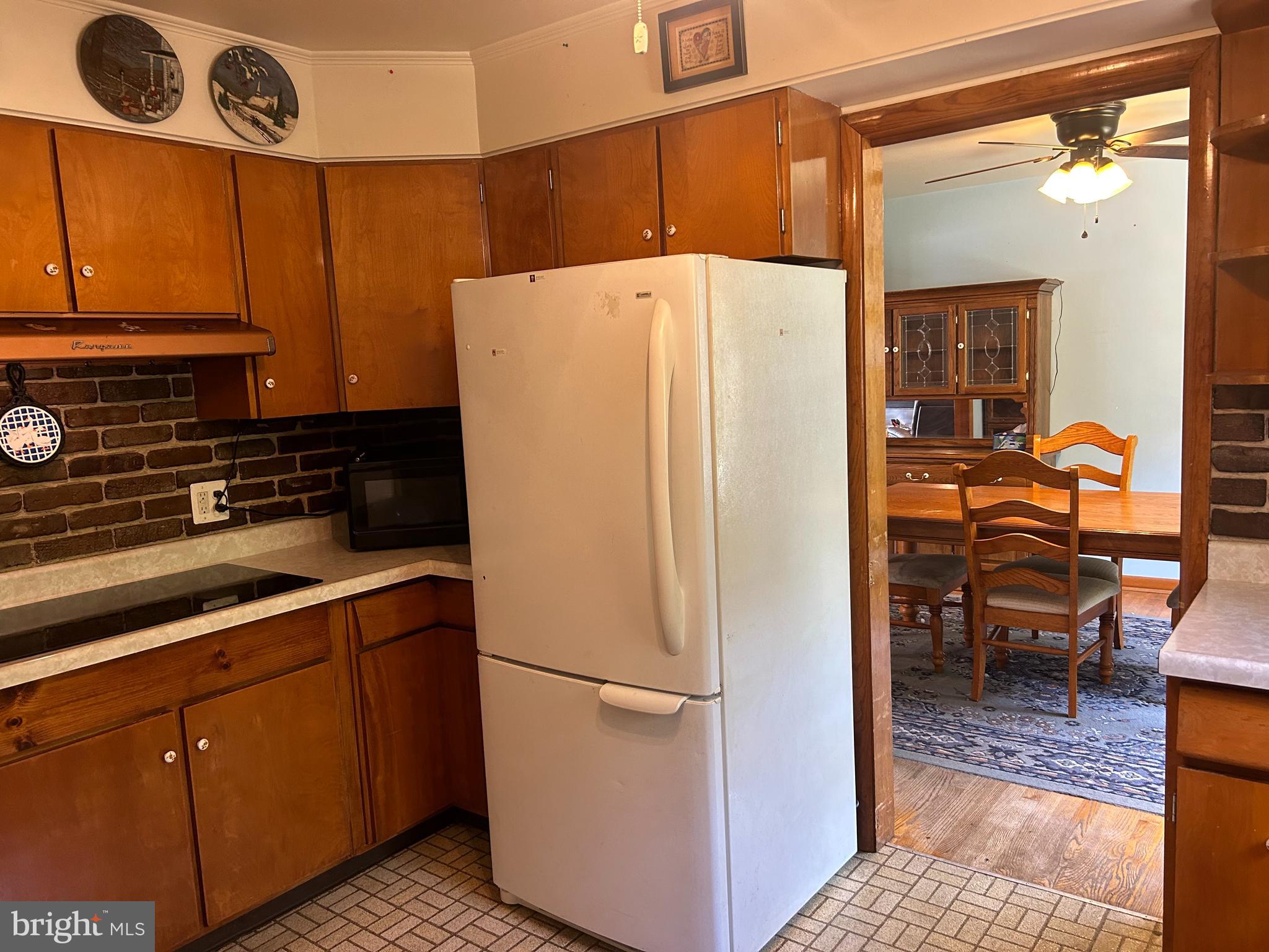 407 Walnut St