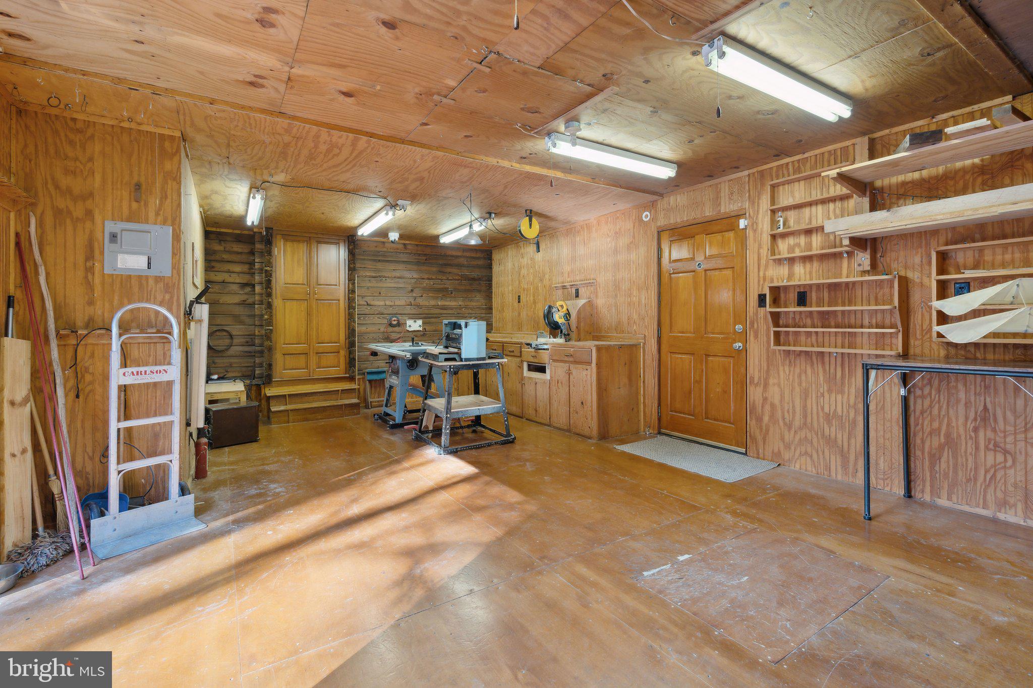 88 White Oak Ln