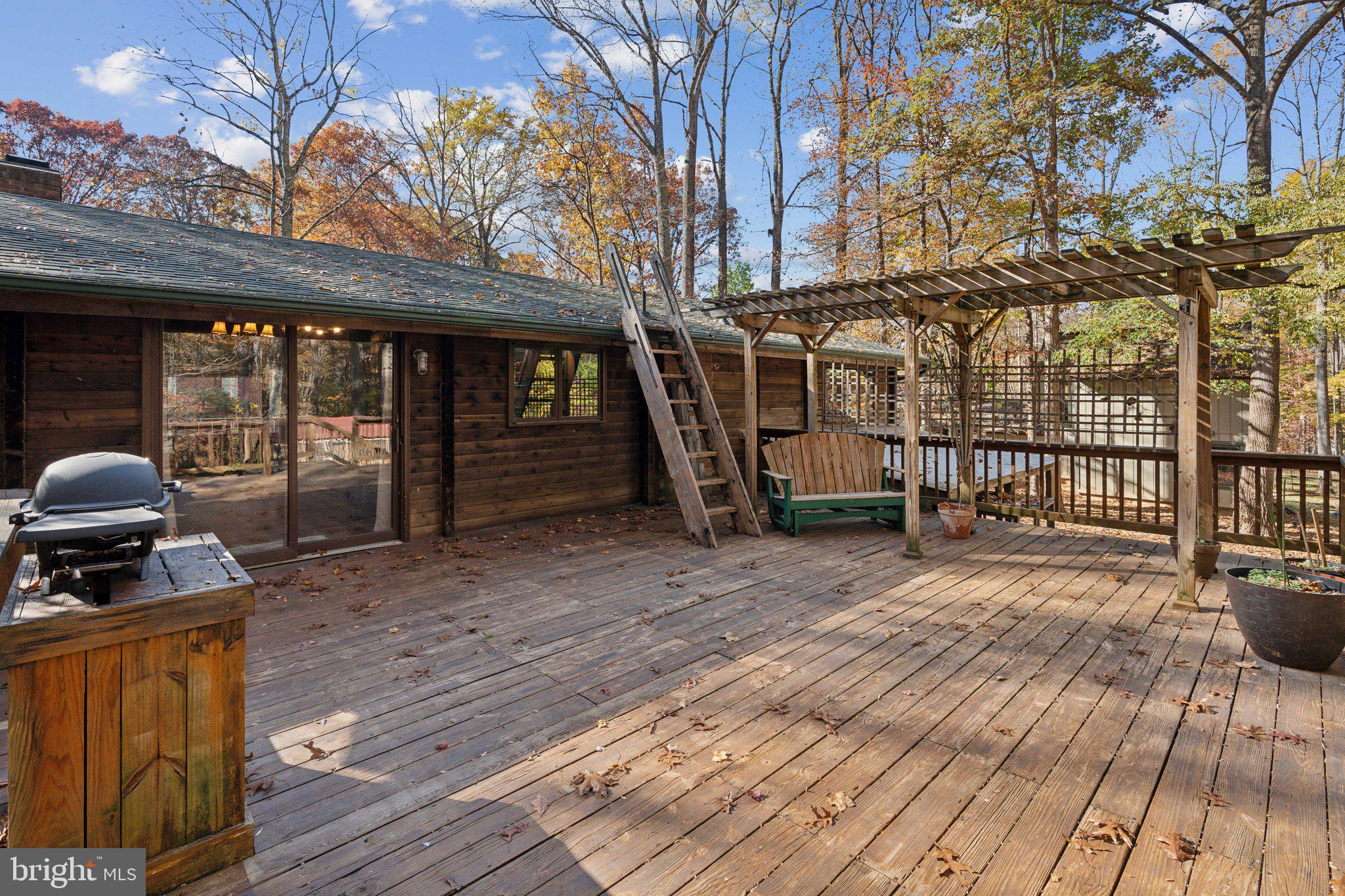 88 White Oak Ln