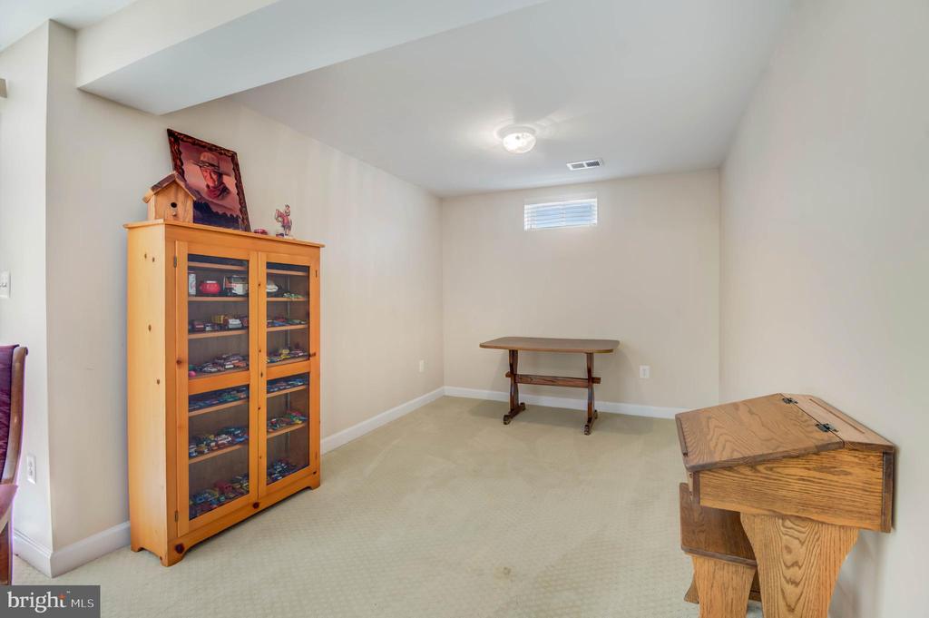 113 ROSEVILLE COURT