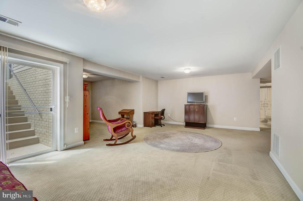 113 ROSEVILLE COURT