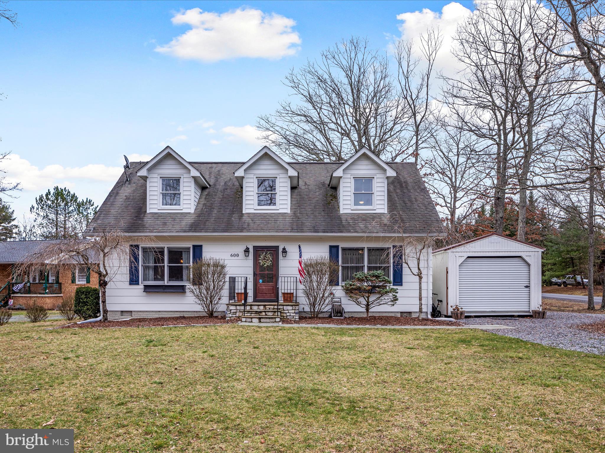 600 Lakeview Dr