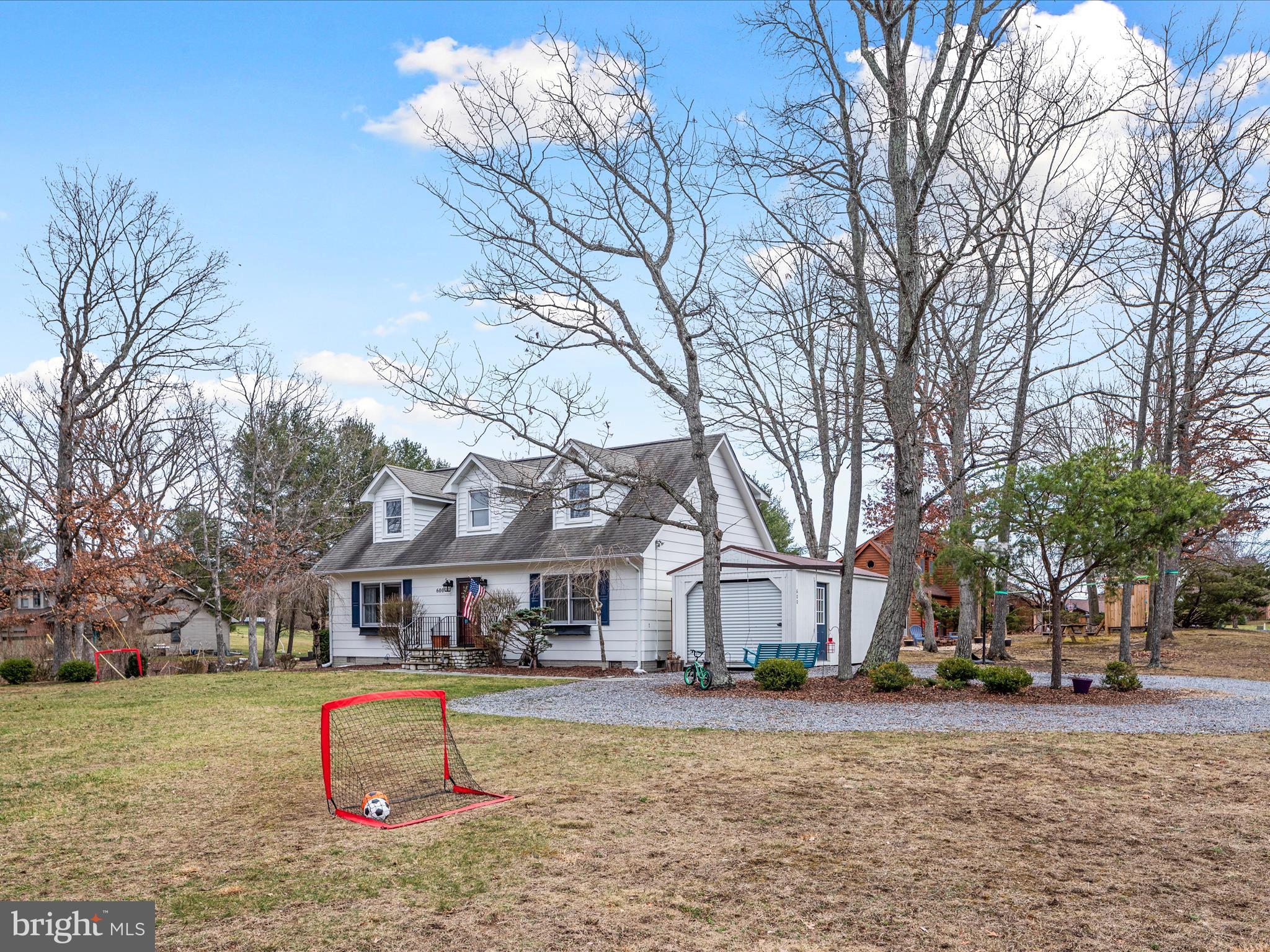 600 Lakeview Dr