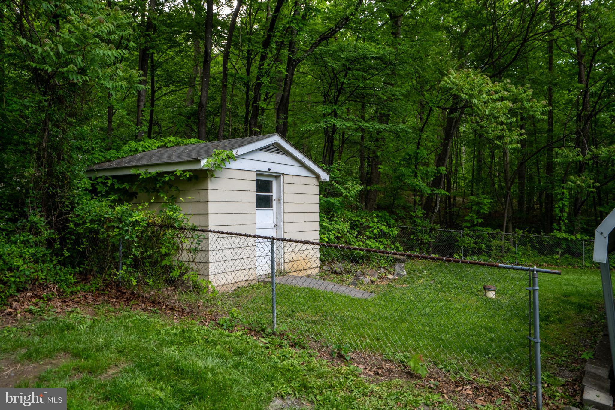 121 Gilmore Trl