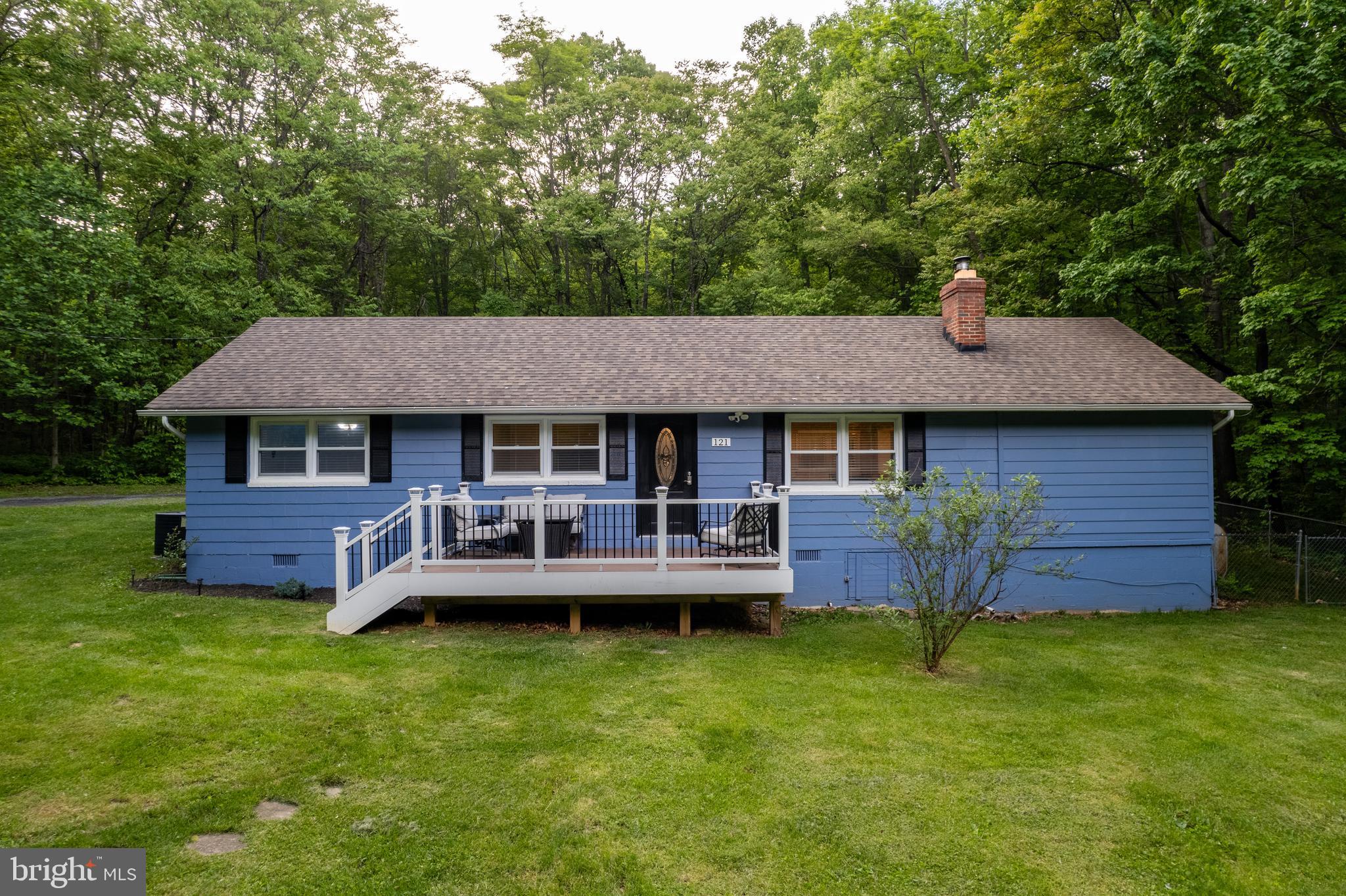121 Gilmore Trl