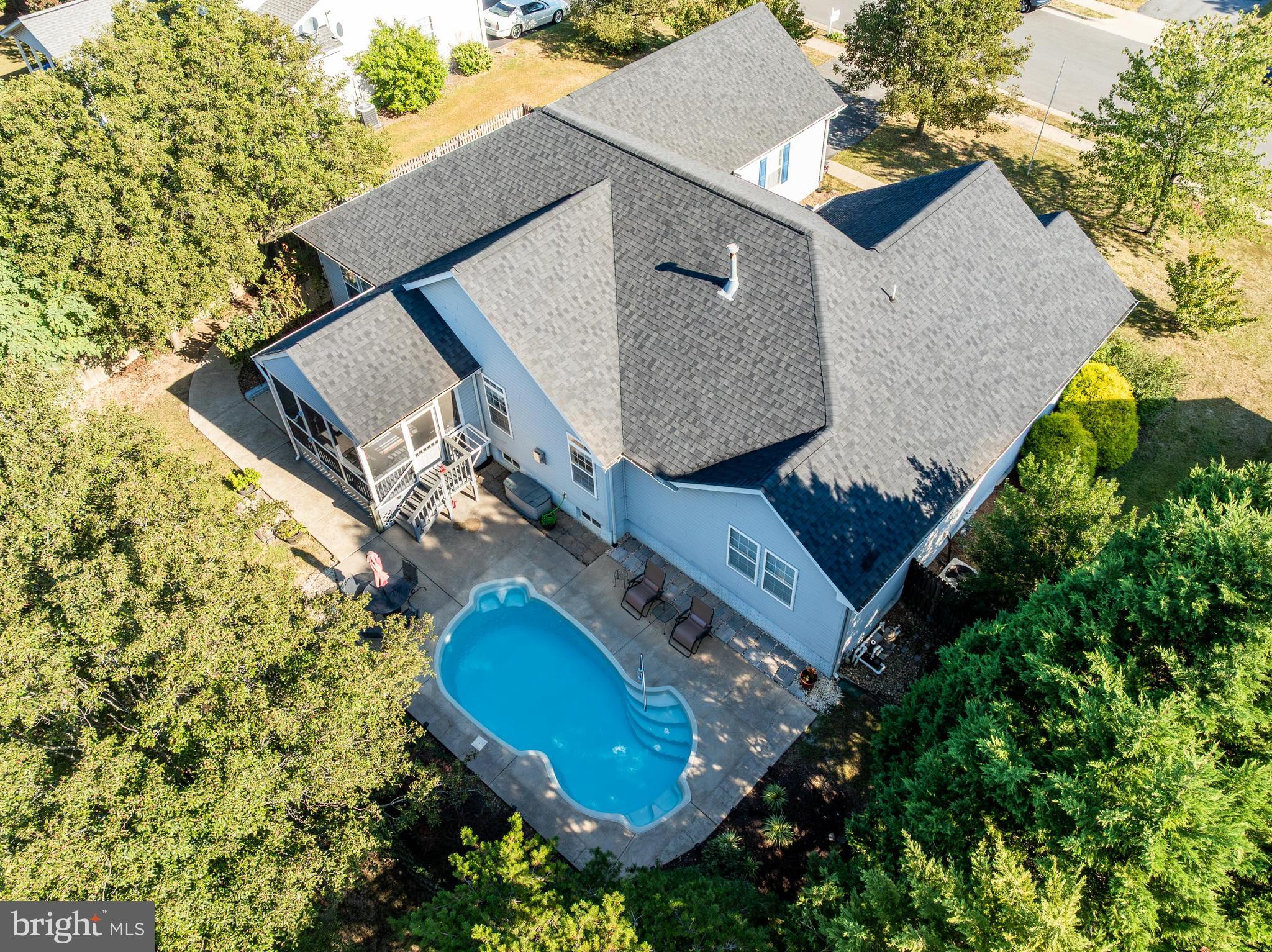 432 LILYS WAY