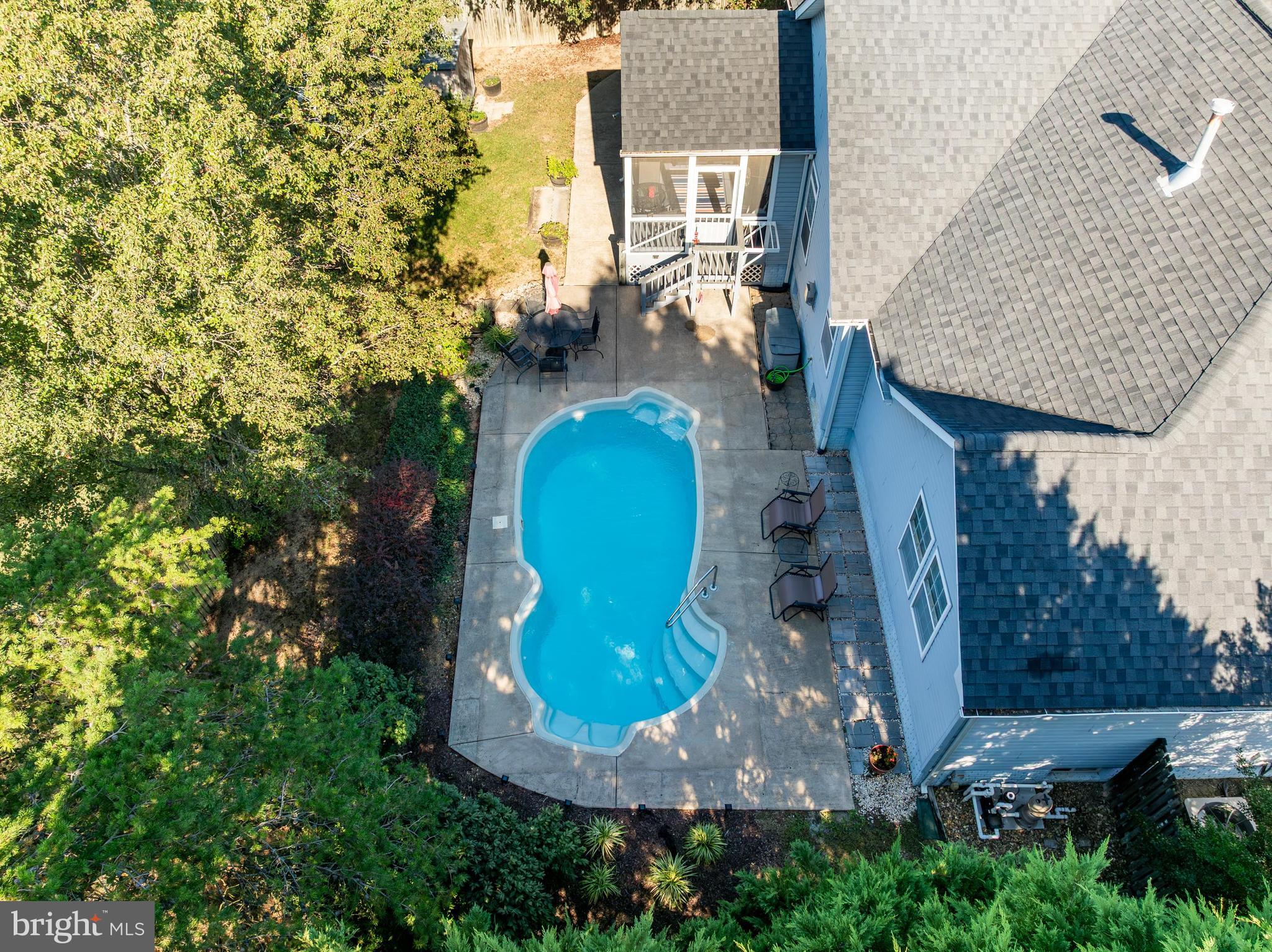 432 LILYS WAY
