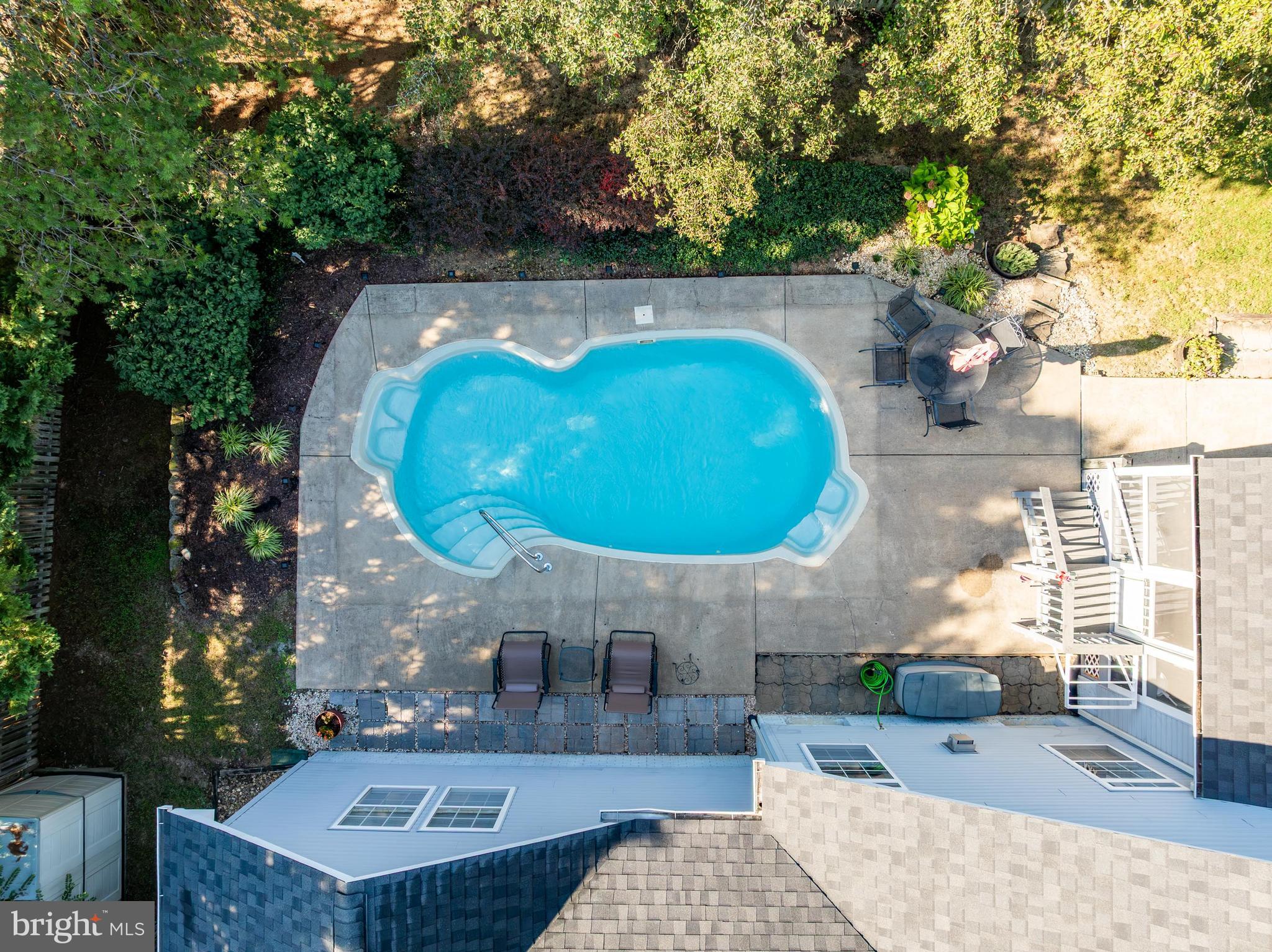 432 LILYS WAY