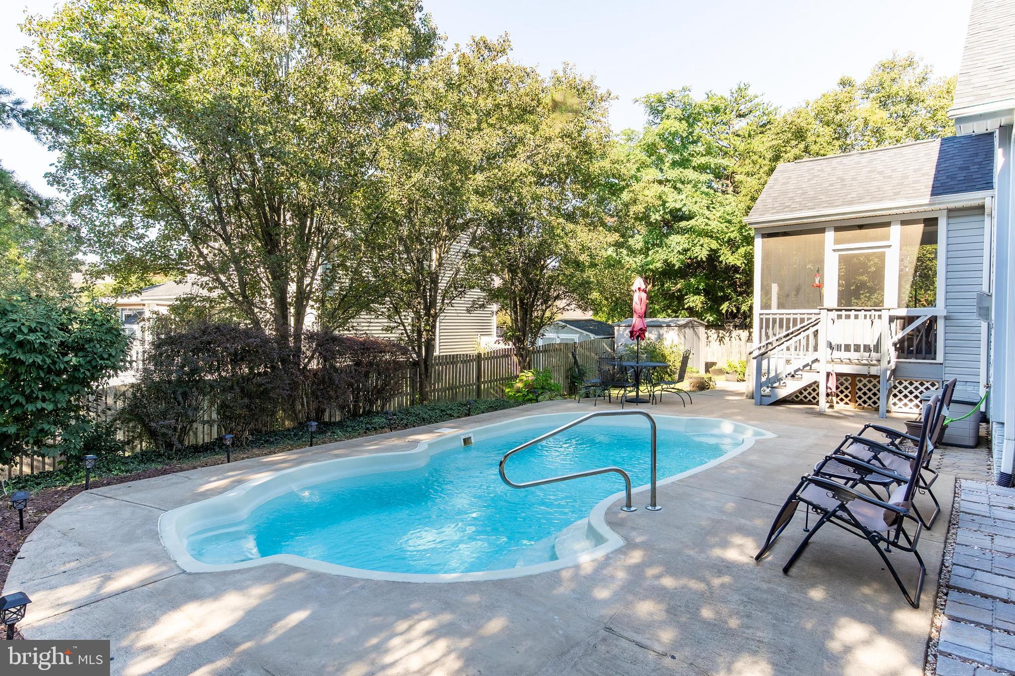 432 LILYS WAY