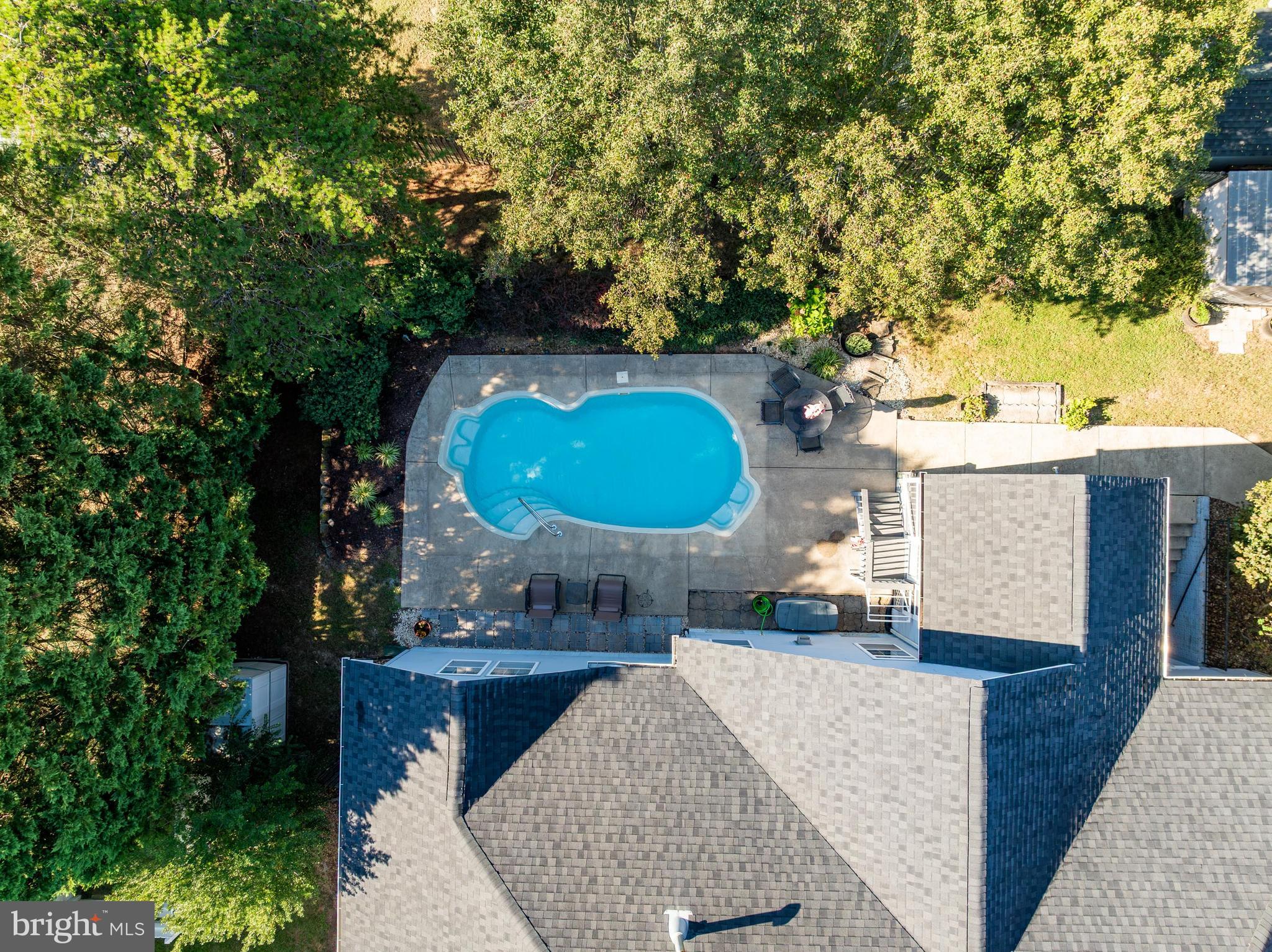 432 LILYS WAY