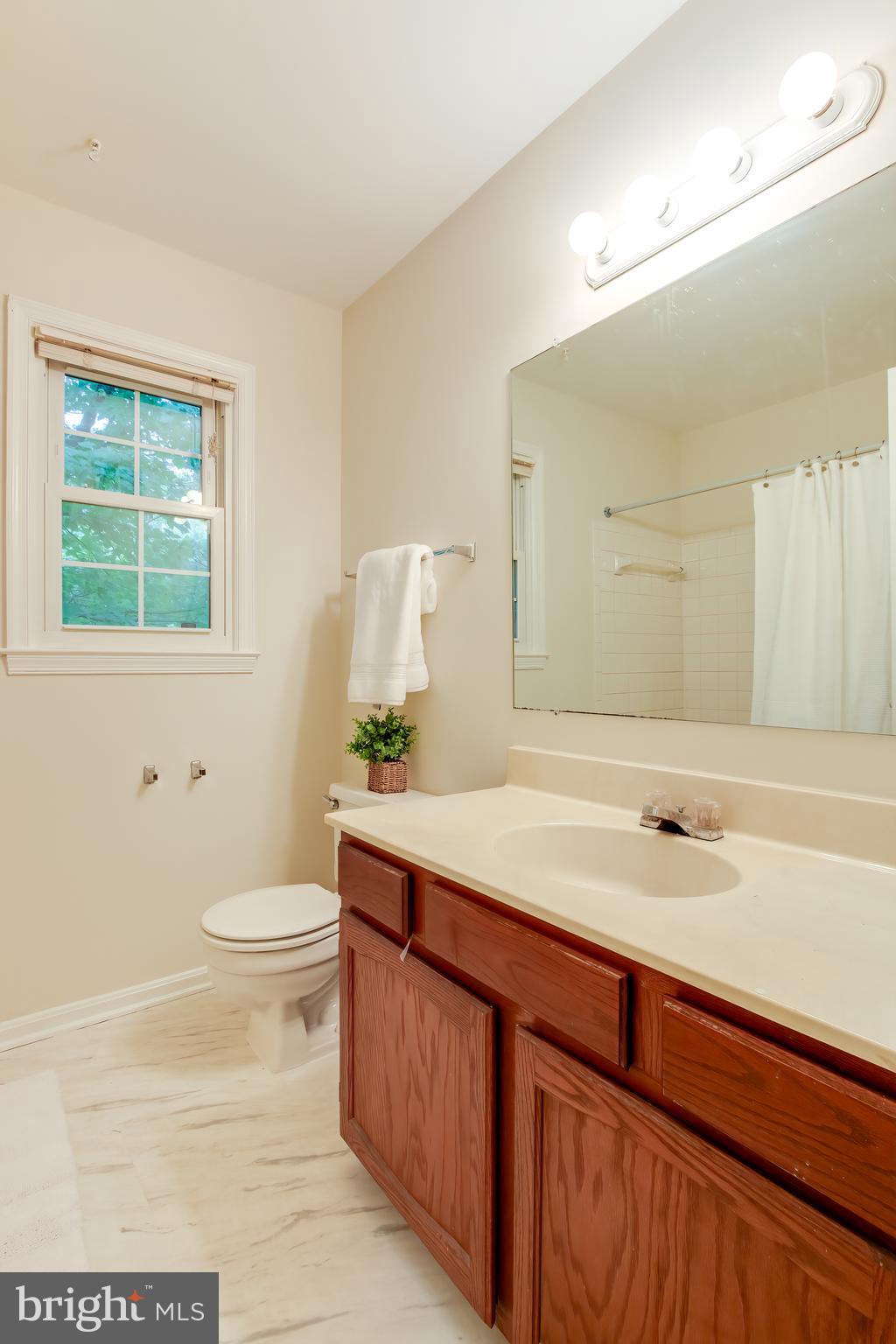13509 King Charles Dr