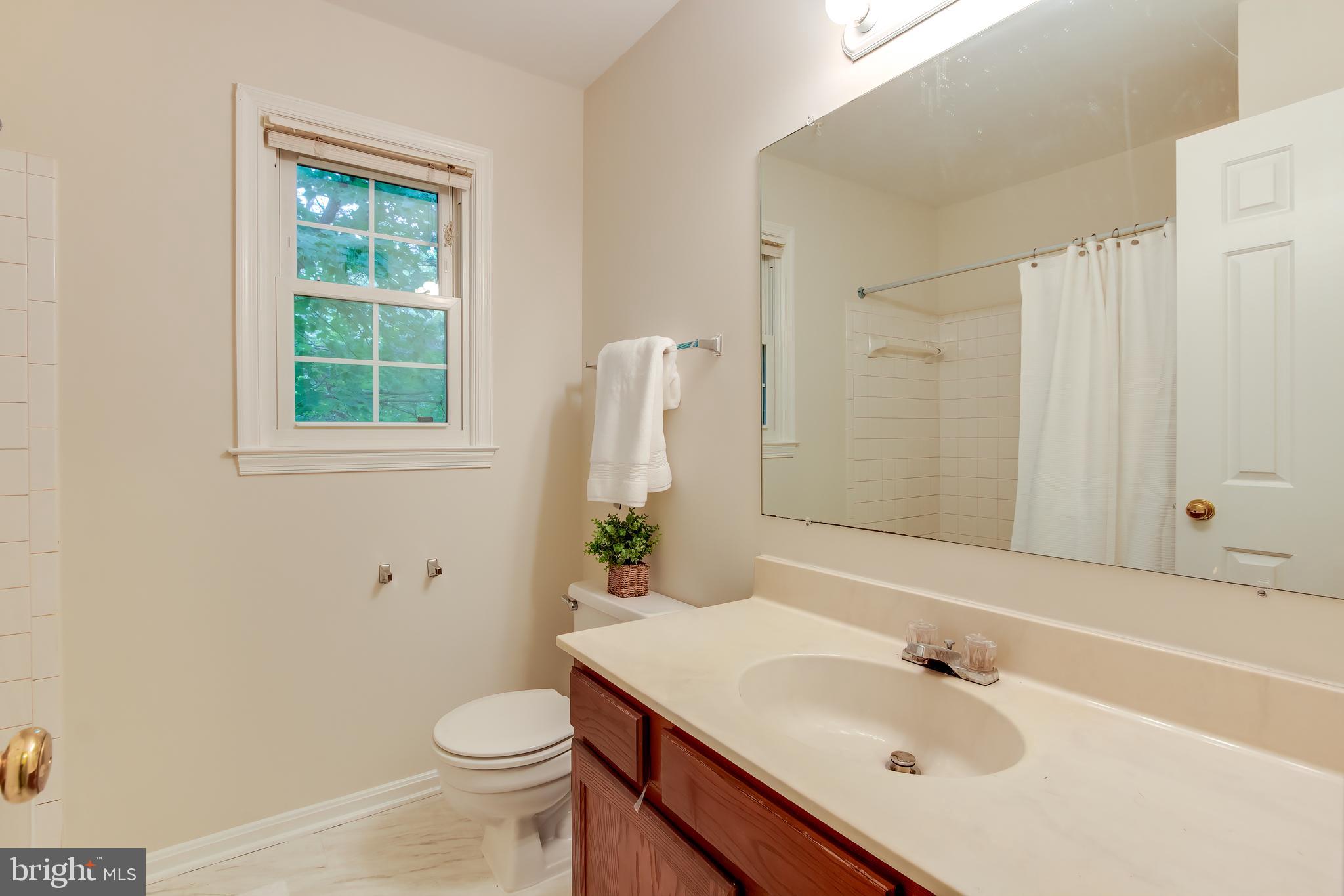 13509 King Charles Dr