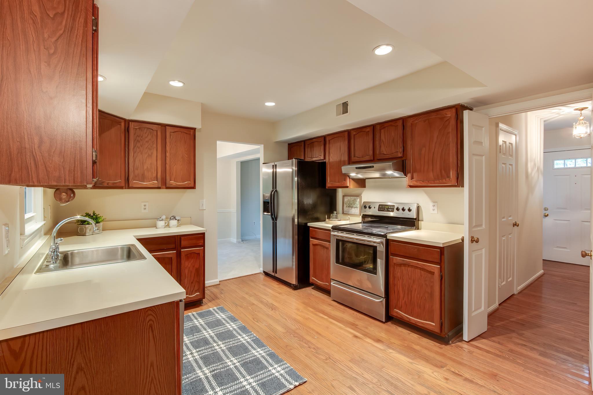 13509 King Charles Dr