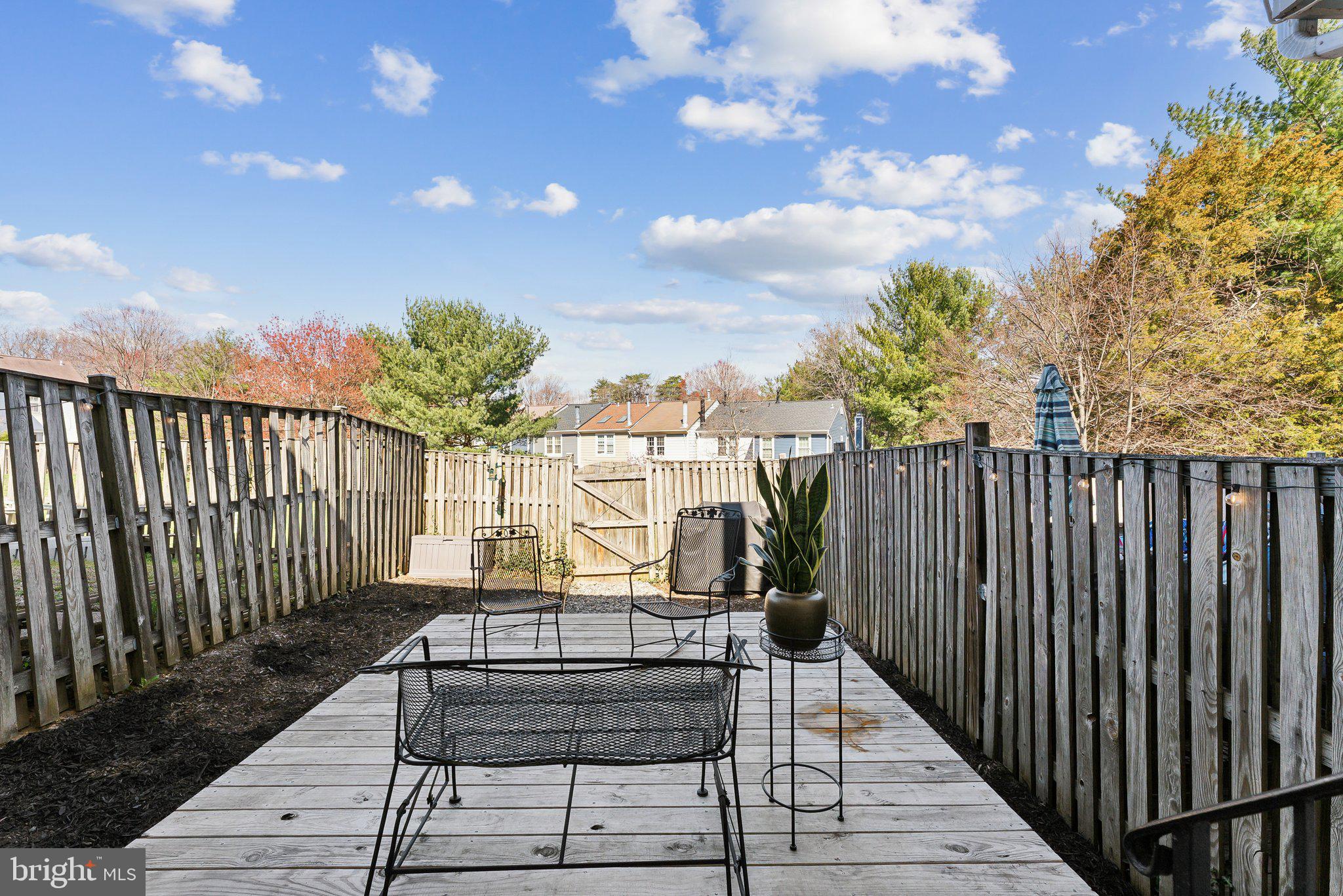 2956 Kings Station Ct