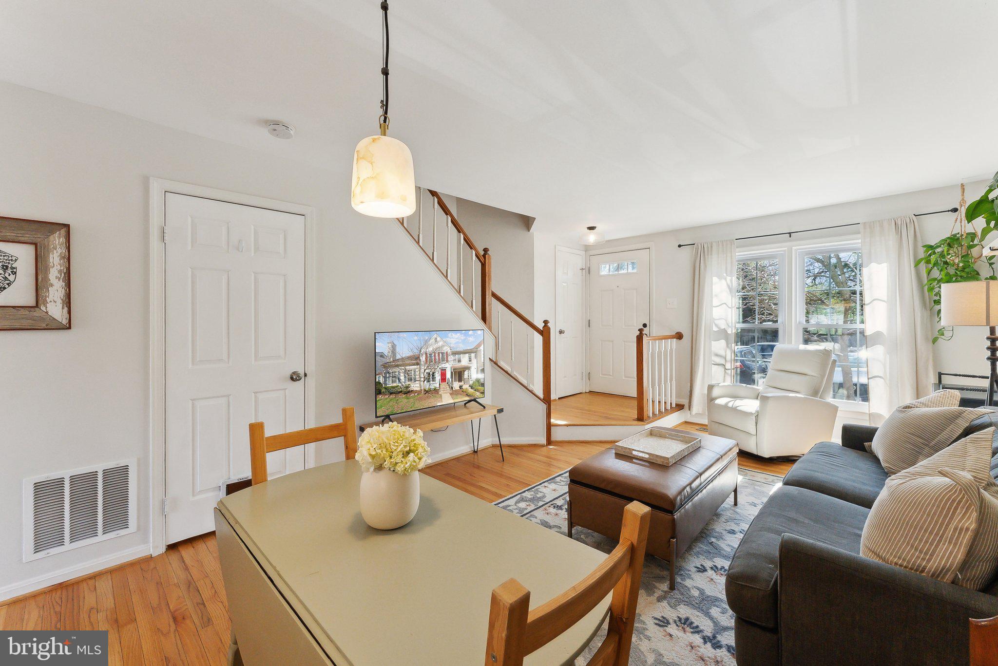 2956 Kings Station Ct
