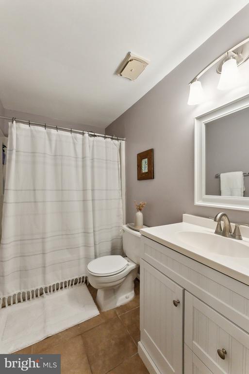 2956 Kings Station Ct