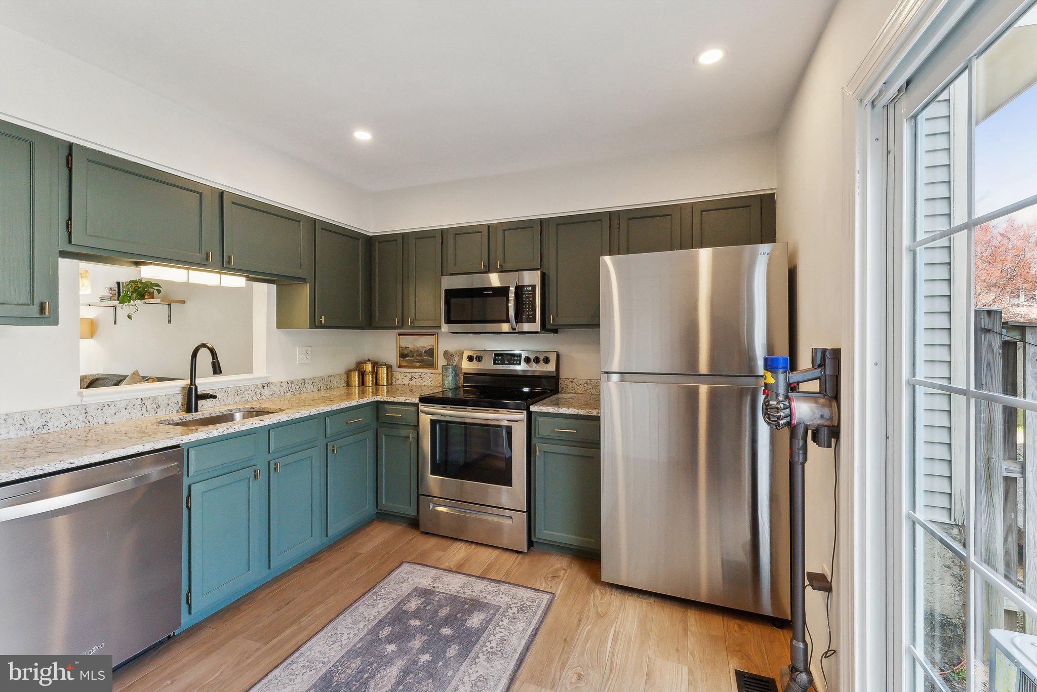 2956 Kings Station Ct