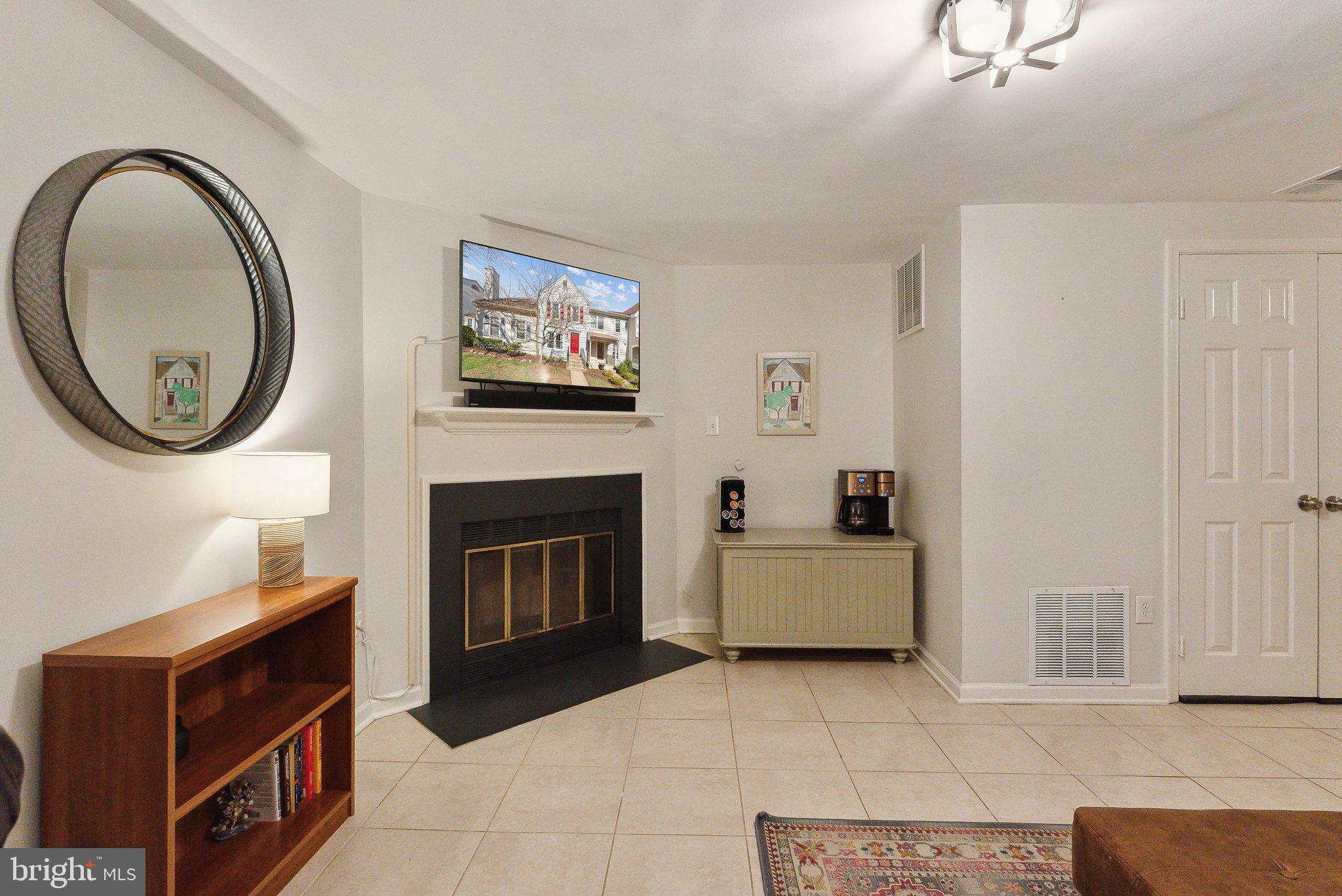 2956 Kings Station Ct
