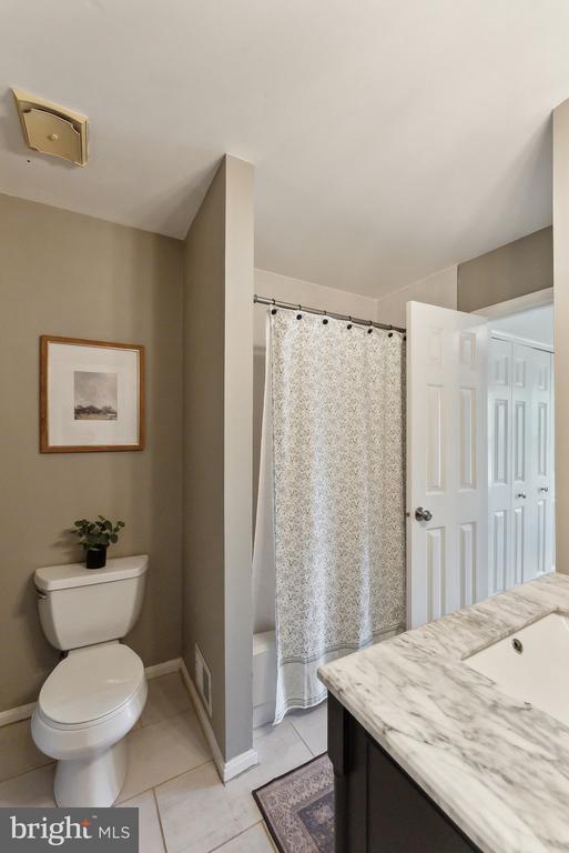 2956 Kings Station Ct