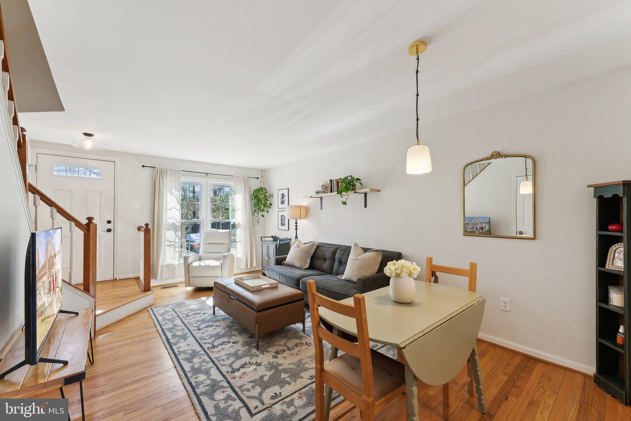 2956 Kings Station Ct