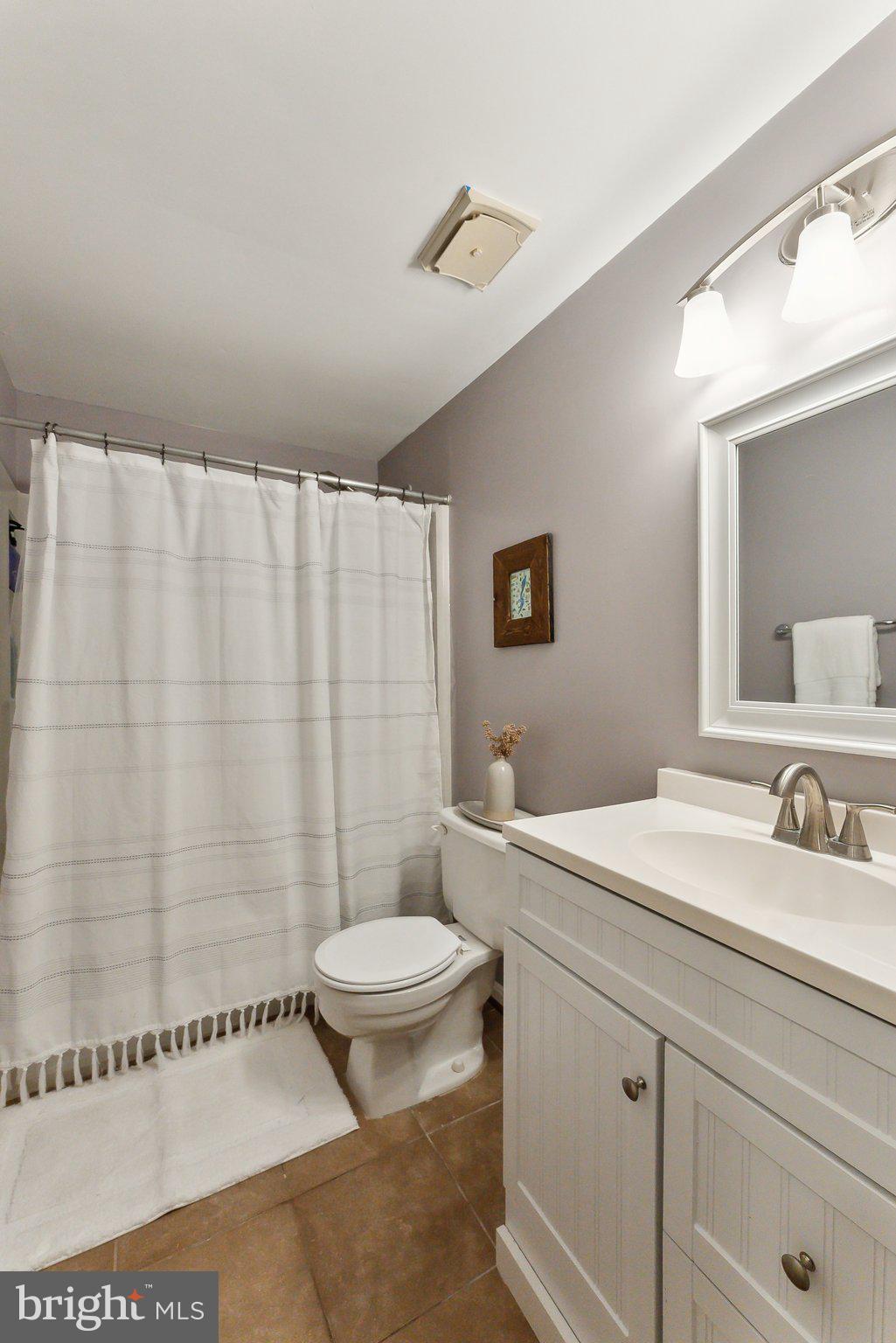 2956 Kings Station Ct