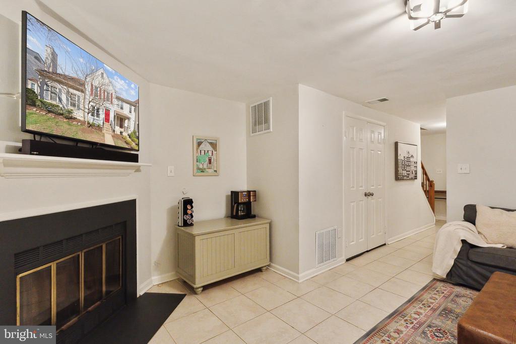 2956 Kings Station Ct