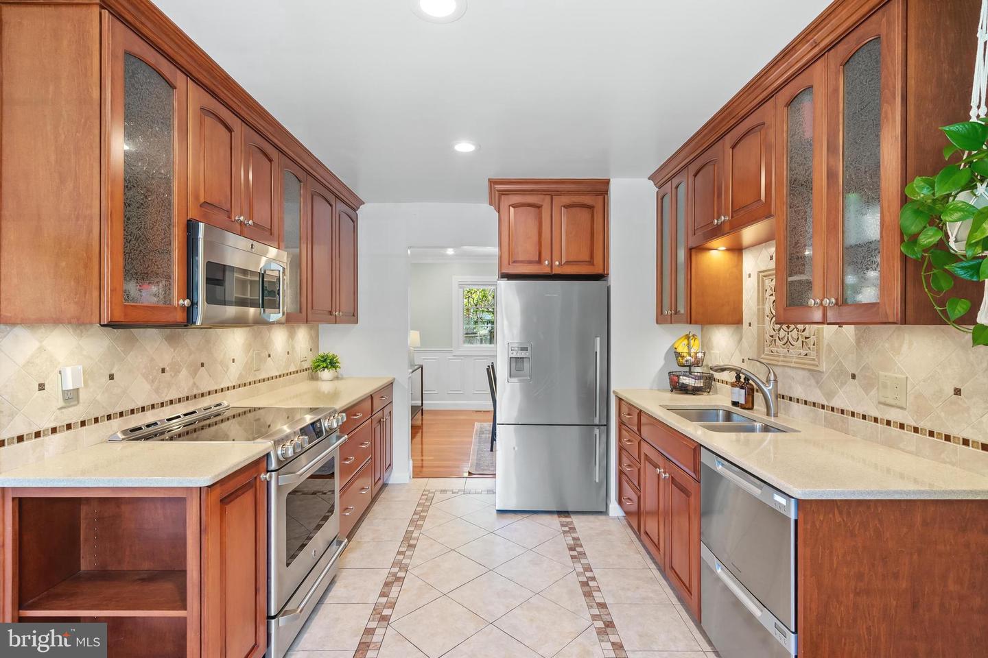 7029 Leewood Forest Dr