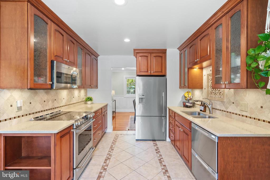 7029 Leewood Forest Dr