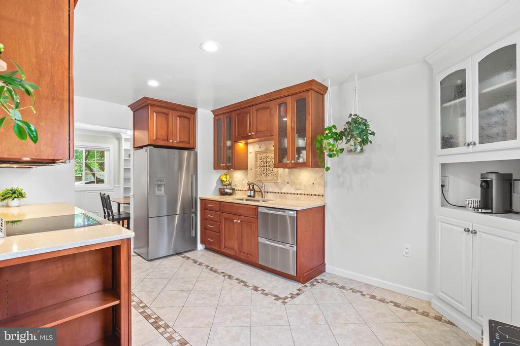 7029 Leewood Forest Dr