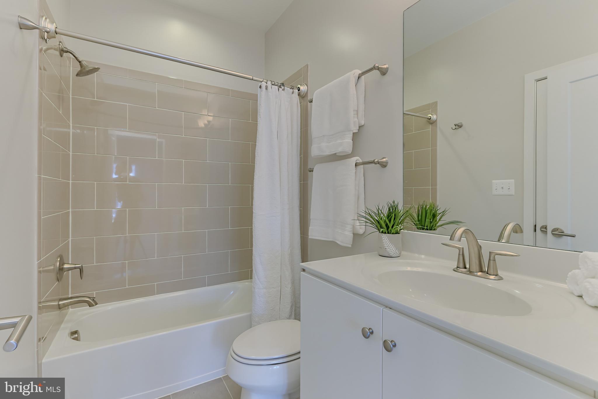 257 Crescent Station Ter SE