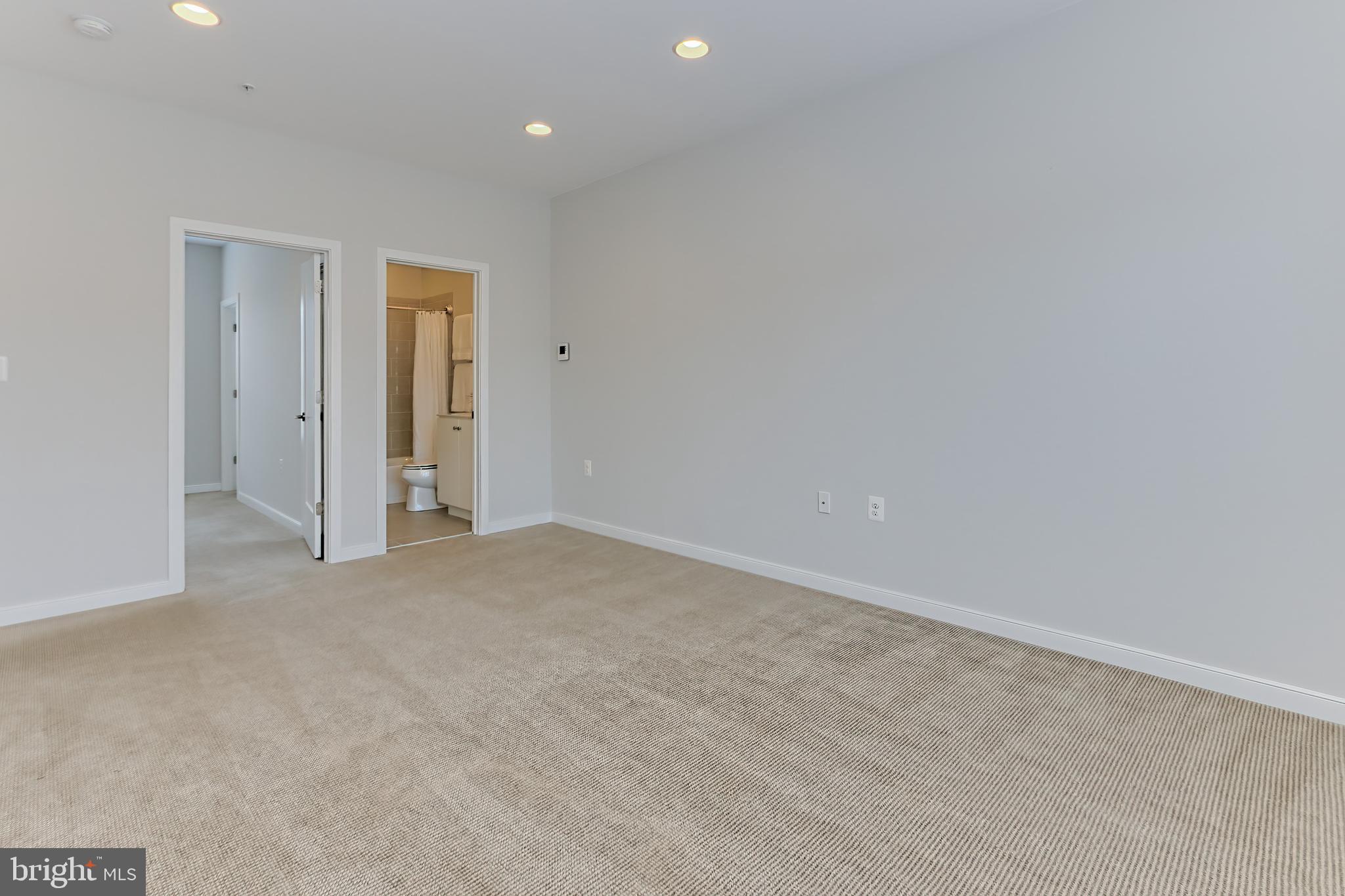 257 Crescent Station Ter SE