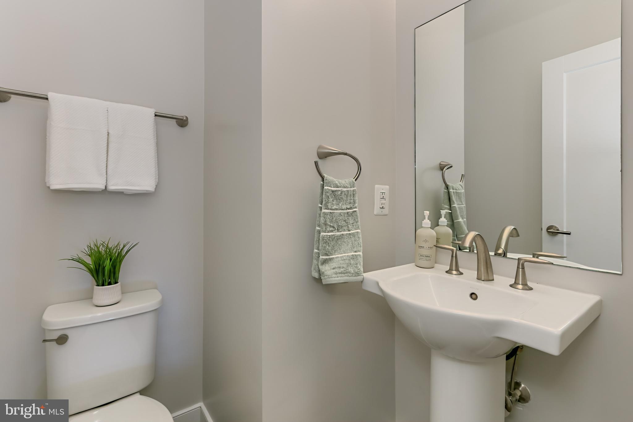 257 Crescent Station Ter SE