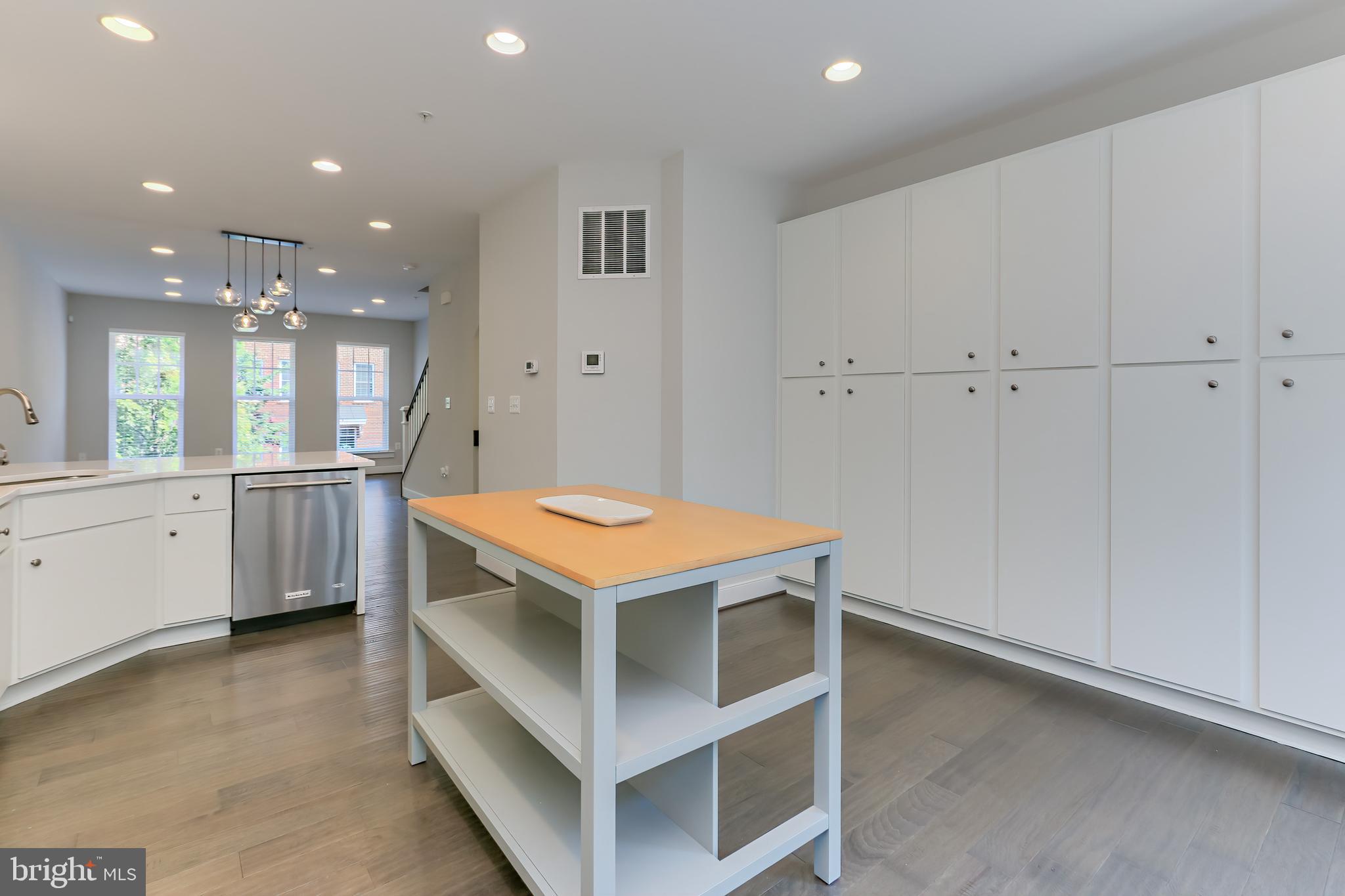 257 Crescent Station Ter SE