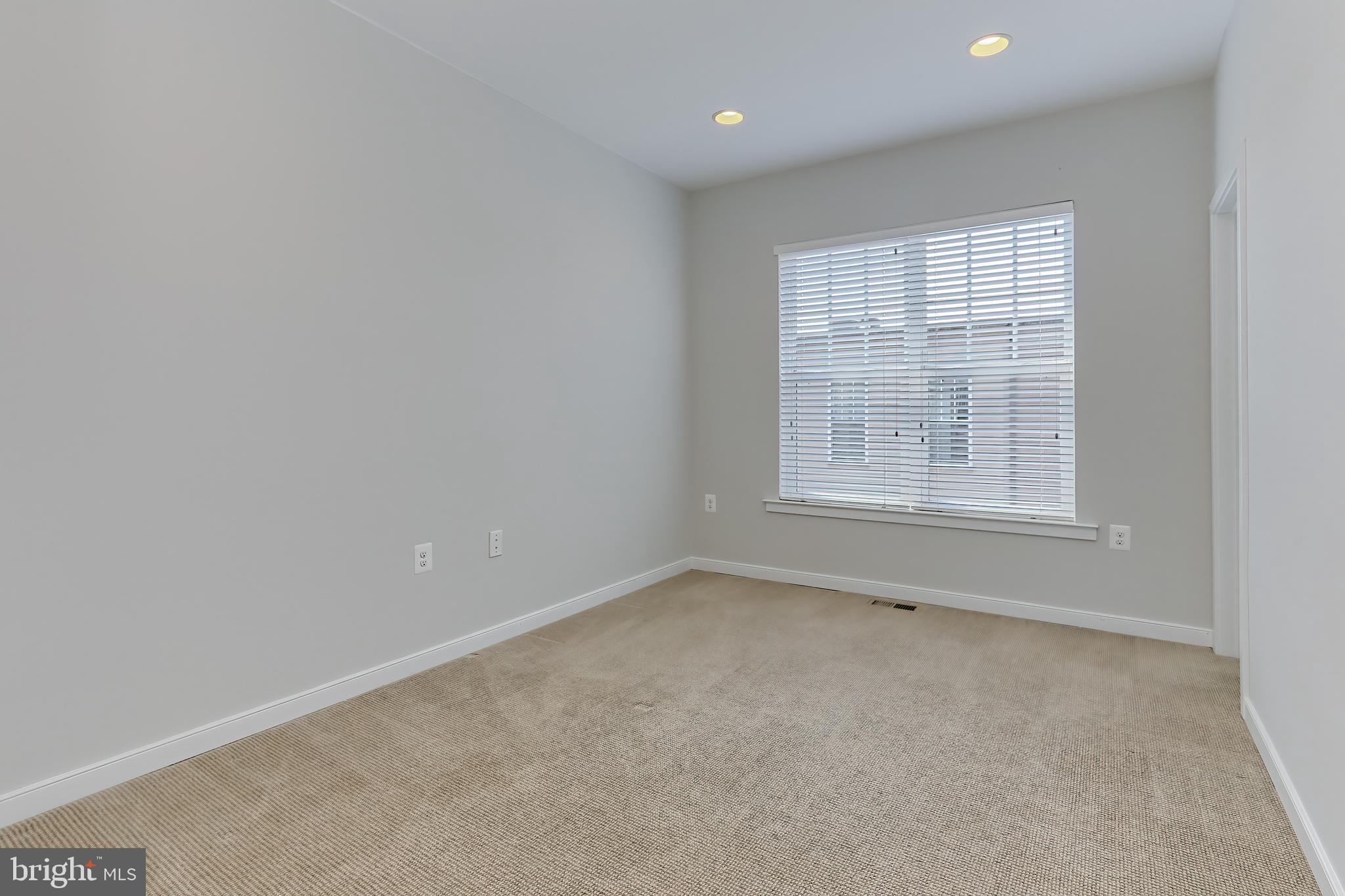 257 Crescent Station Ter SE
