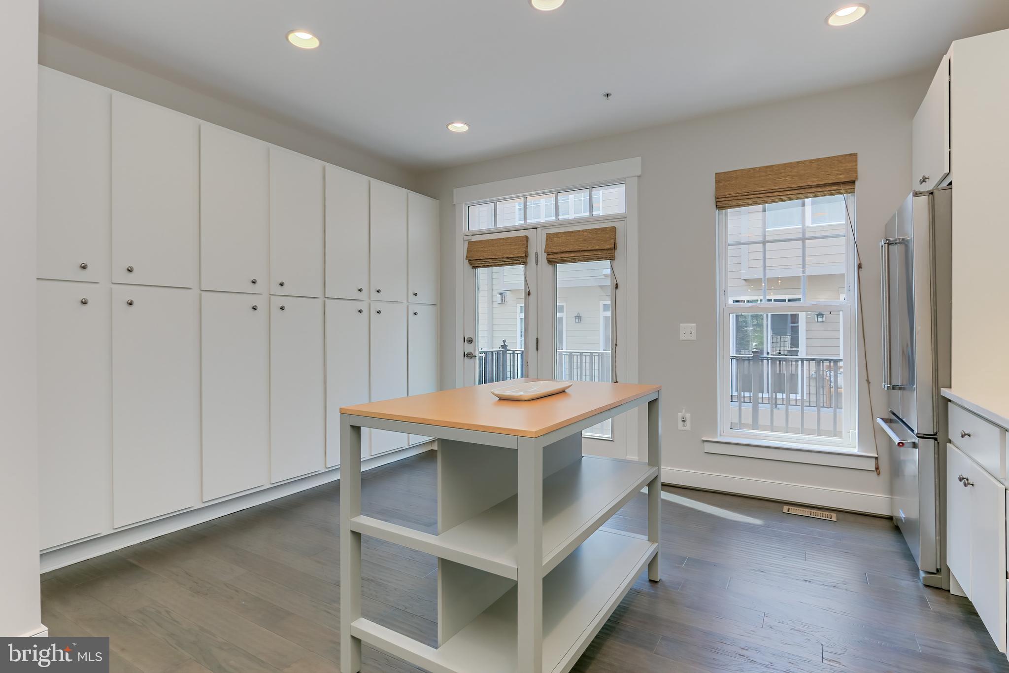257 Crescent Station Ter SE