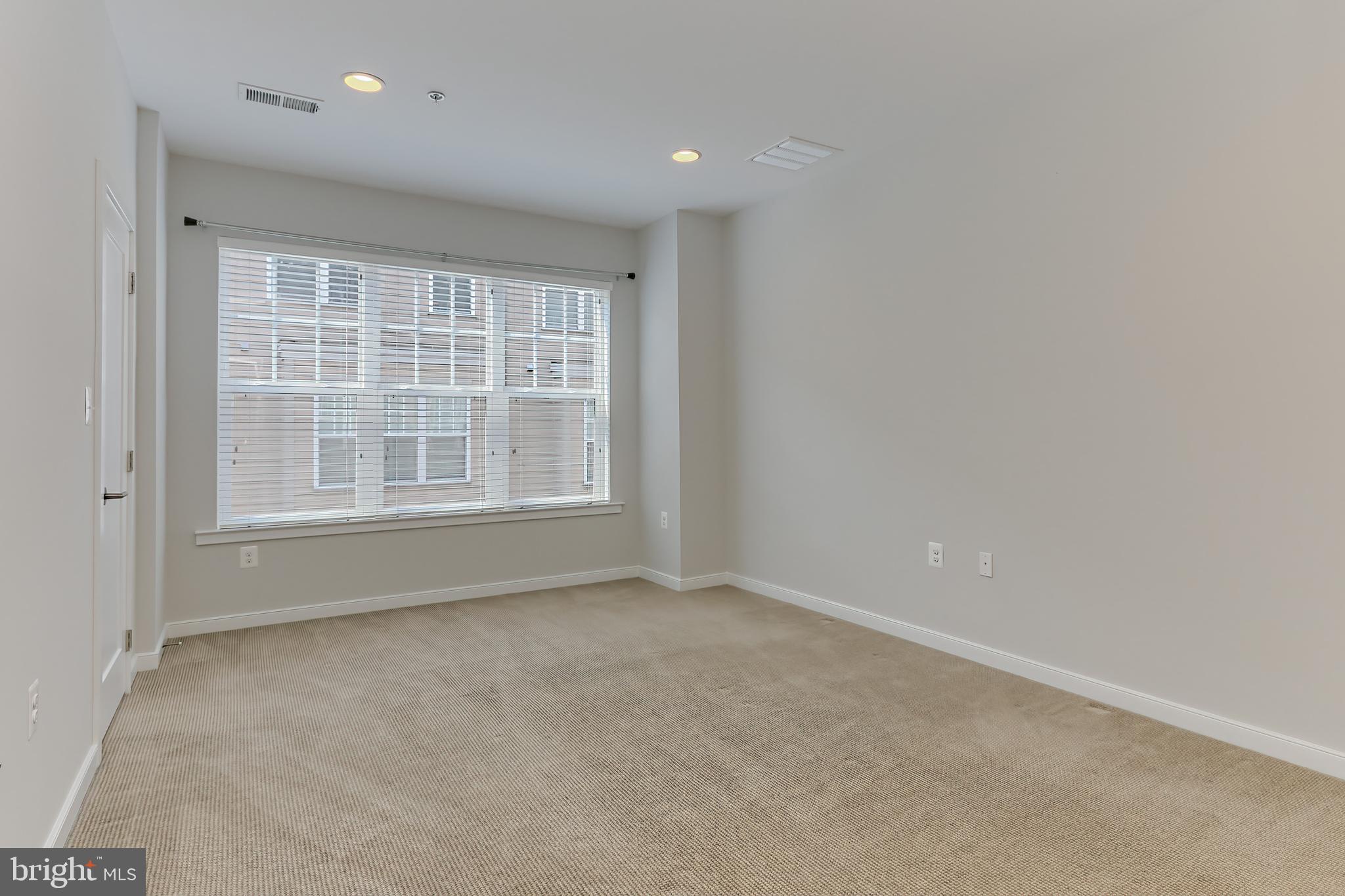 257 Crescent Station Ter SE