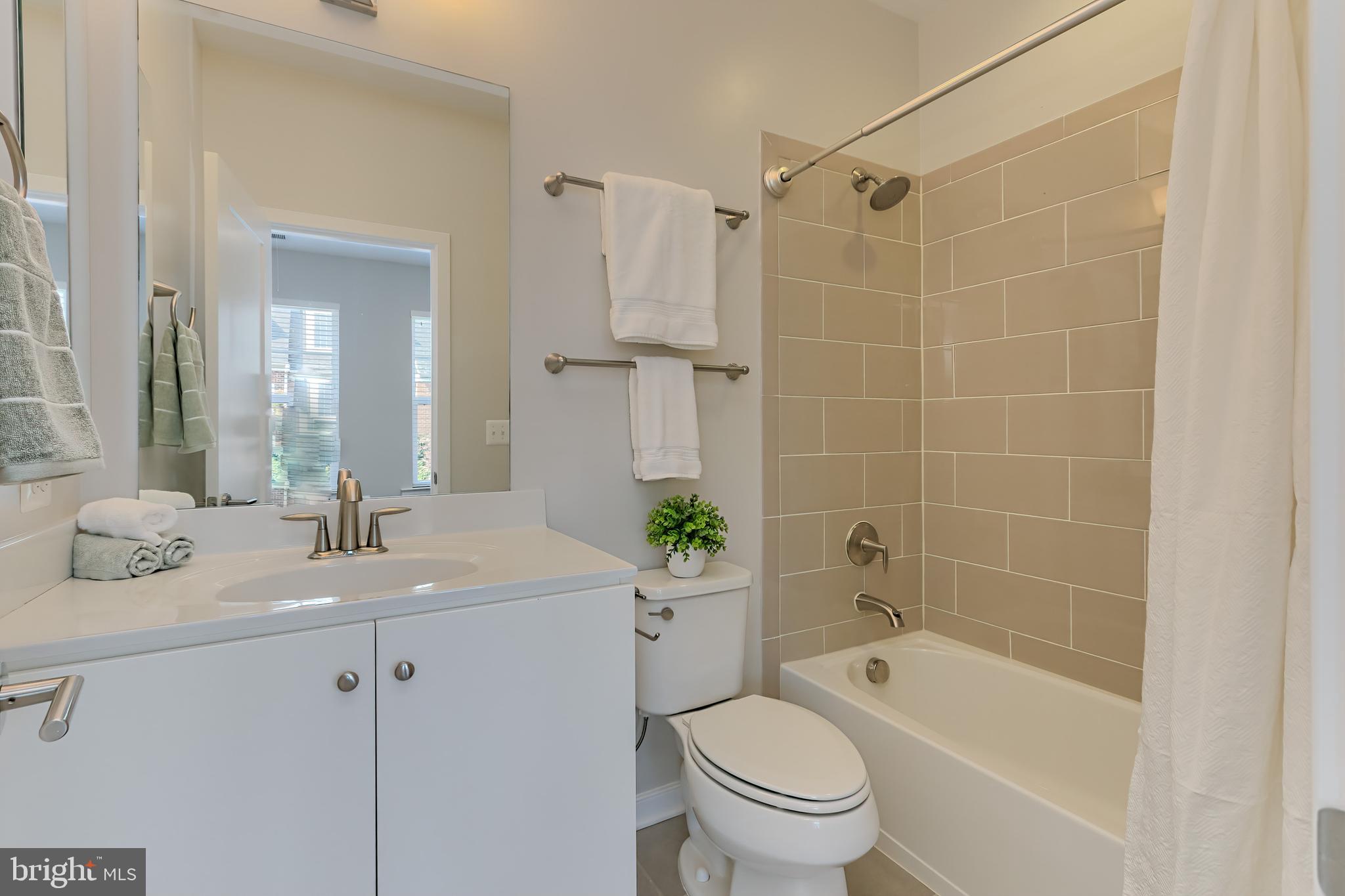 257 Crescent Station Ter SE