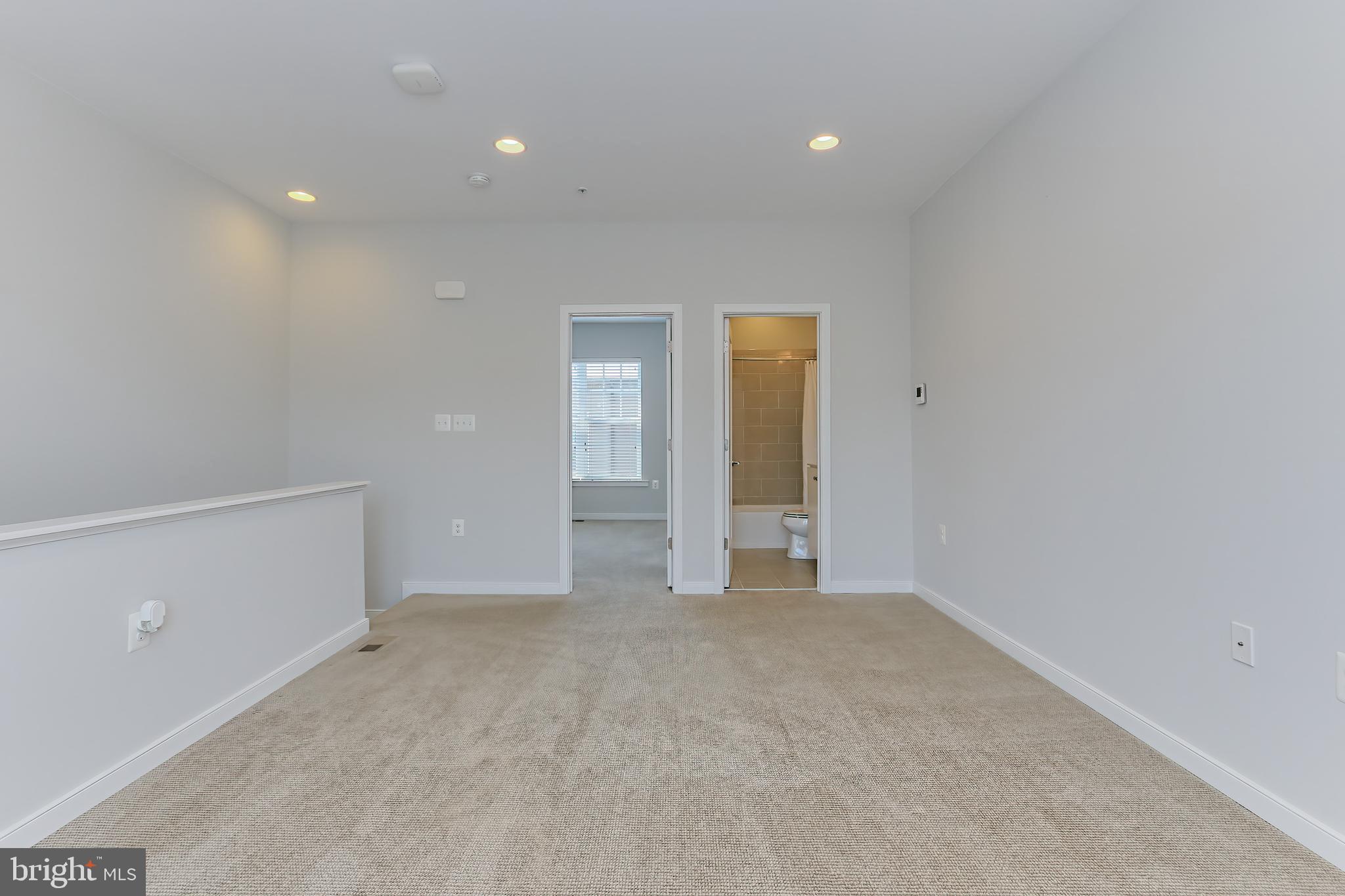 257 Crescent Station Ter SE