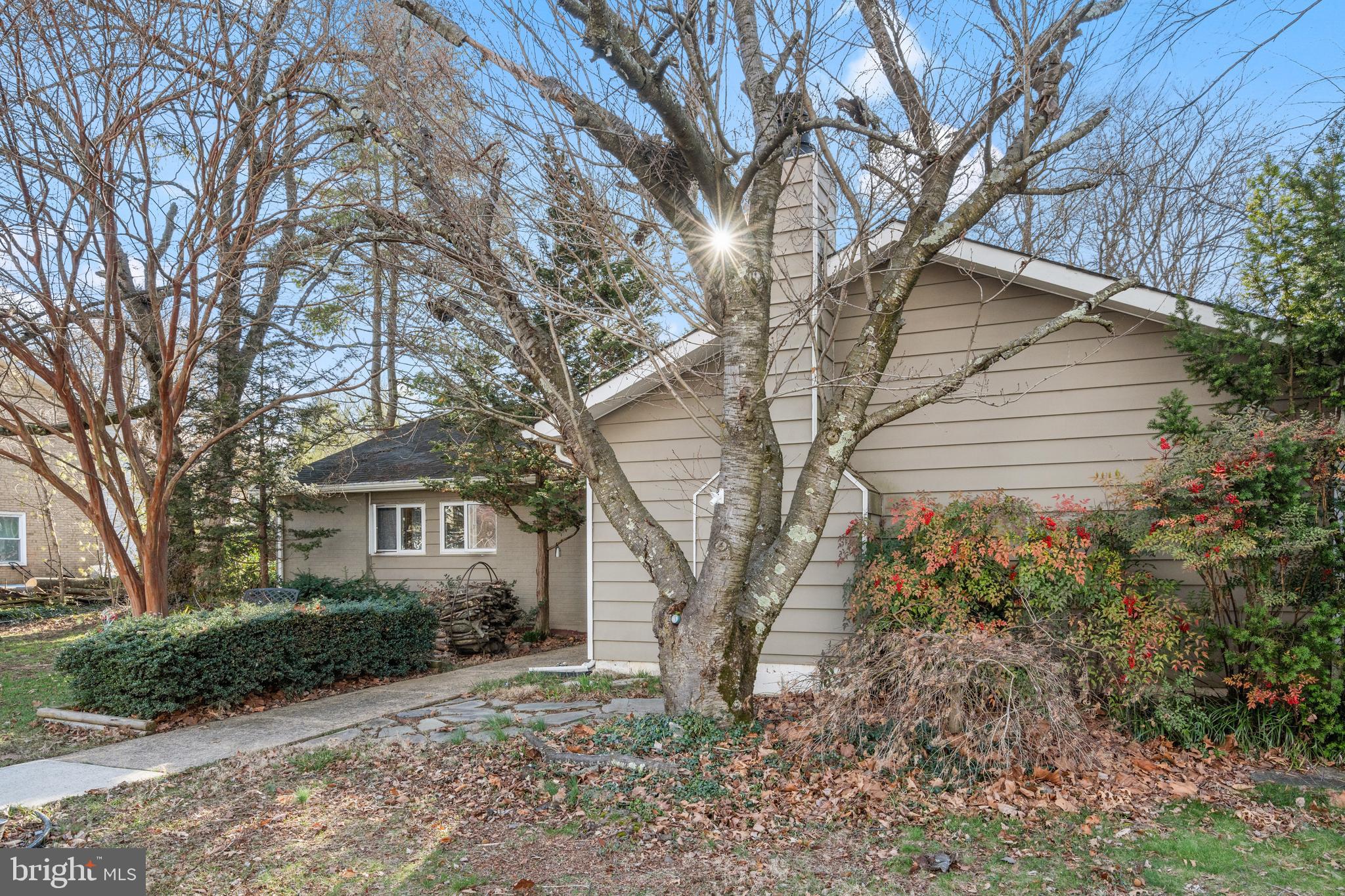 135 Mayfair Dr NE