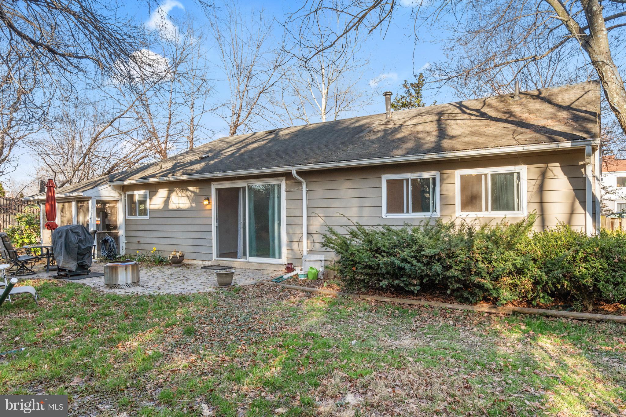 135 Mayfair Dr NE