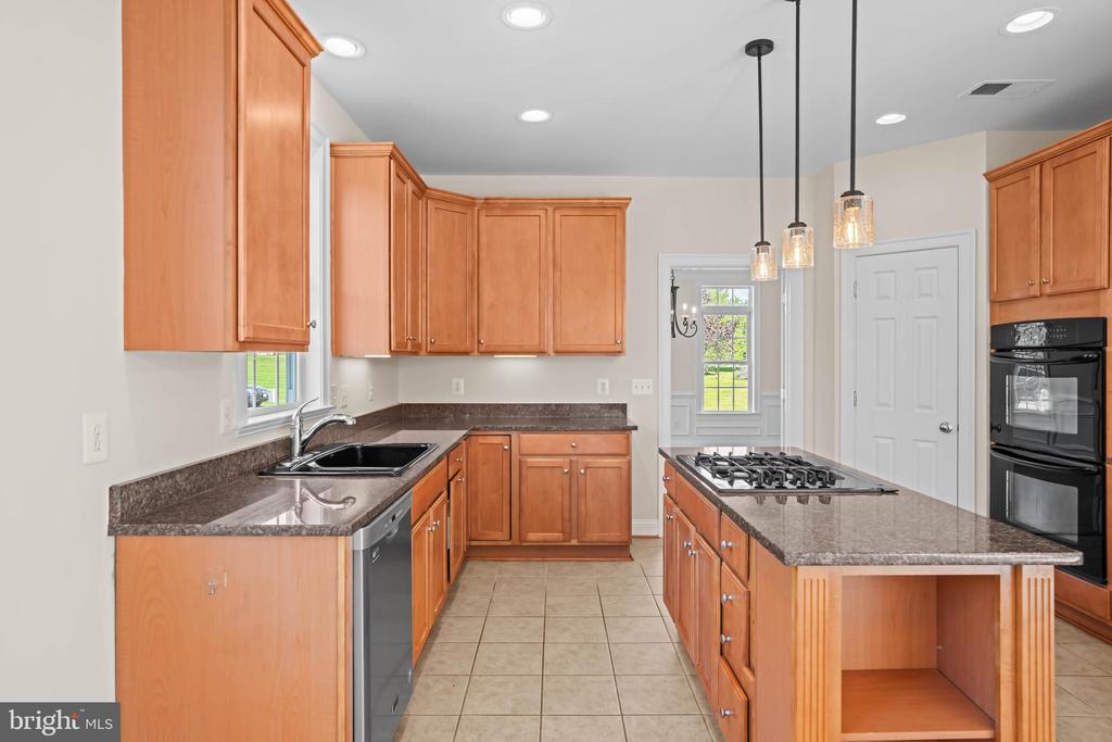 13187 Forest Green Ln
