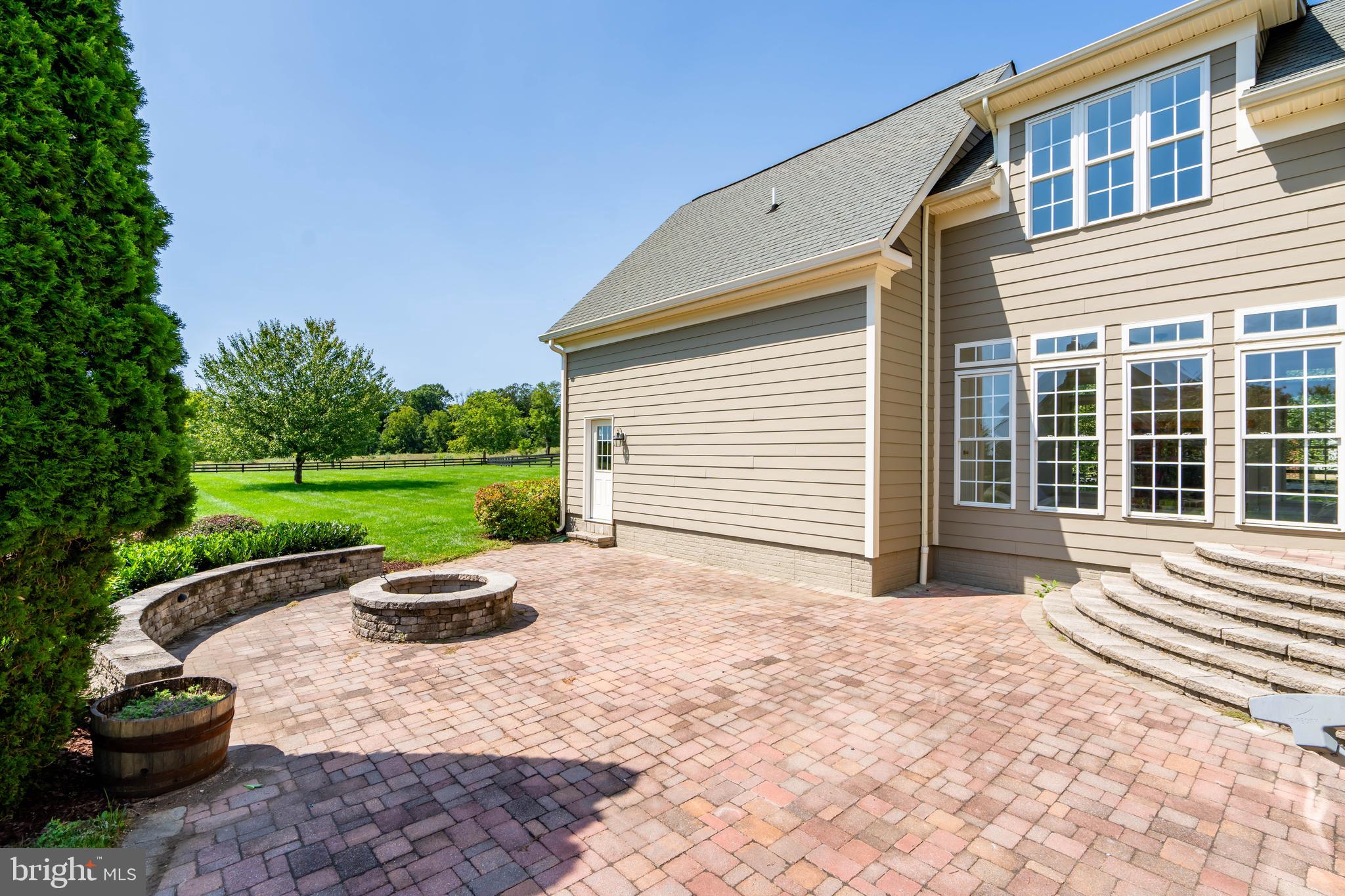 13187 Forest Green Ln