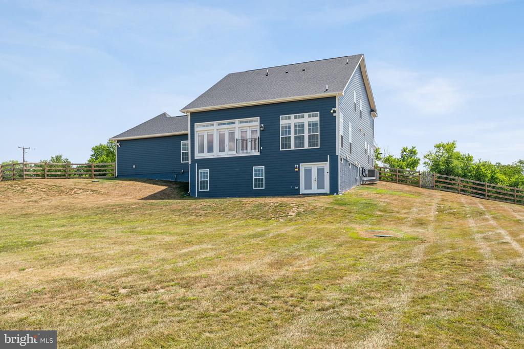 17691 Lakefield Rd
