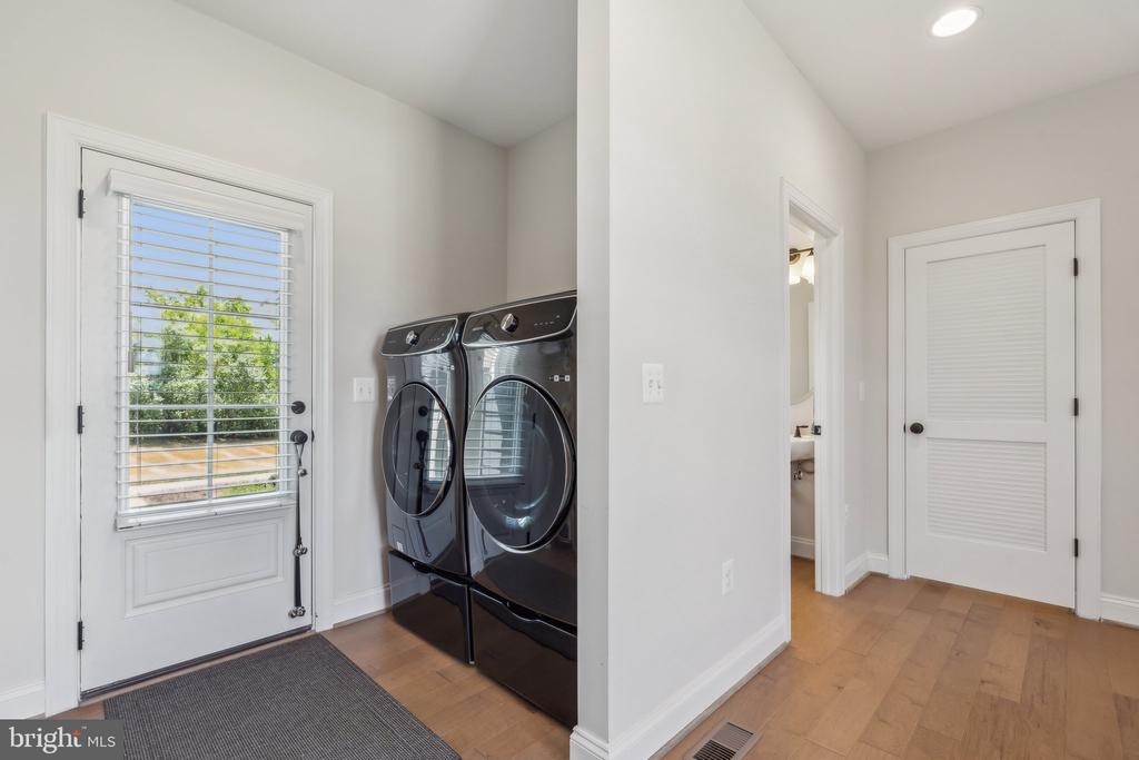 17691 Lakefield Rd