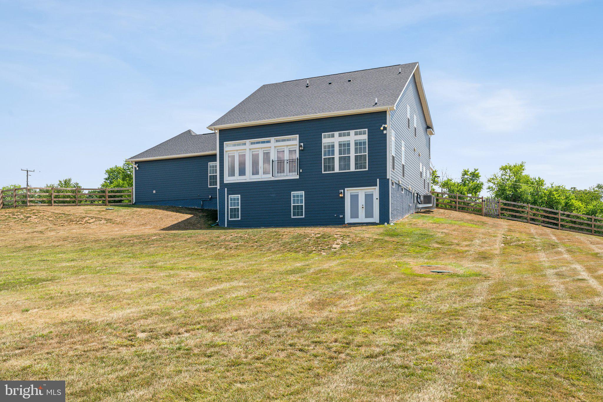 17691 Lakefield Rd