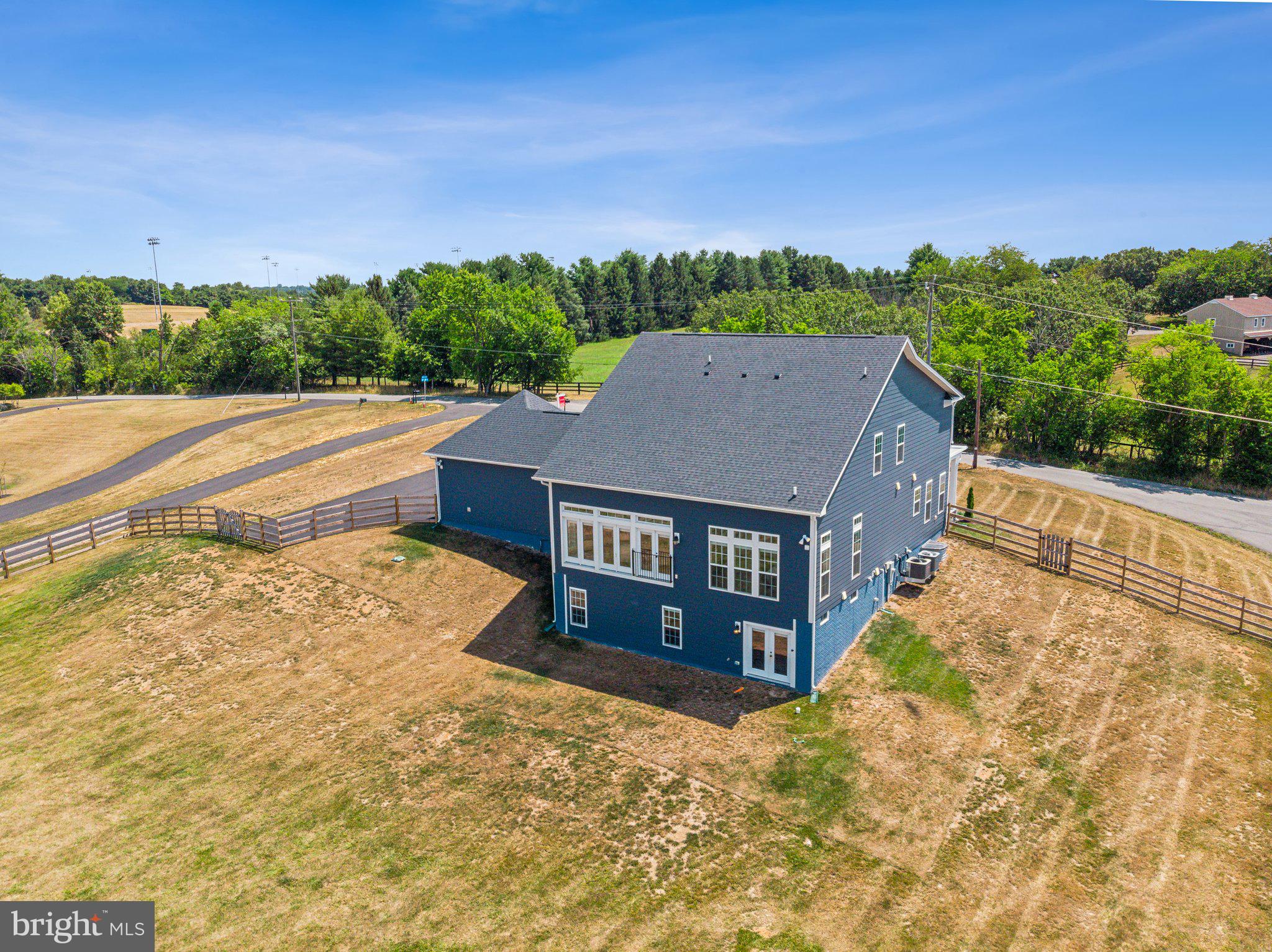 17691 Lakefield Rd