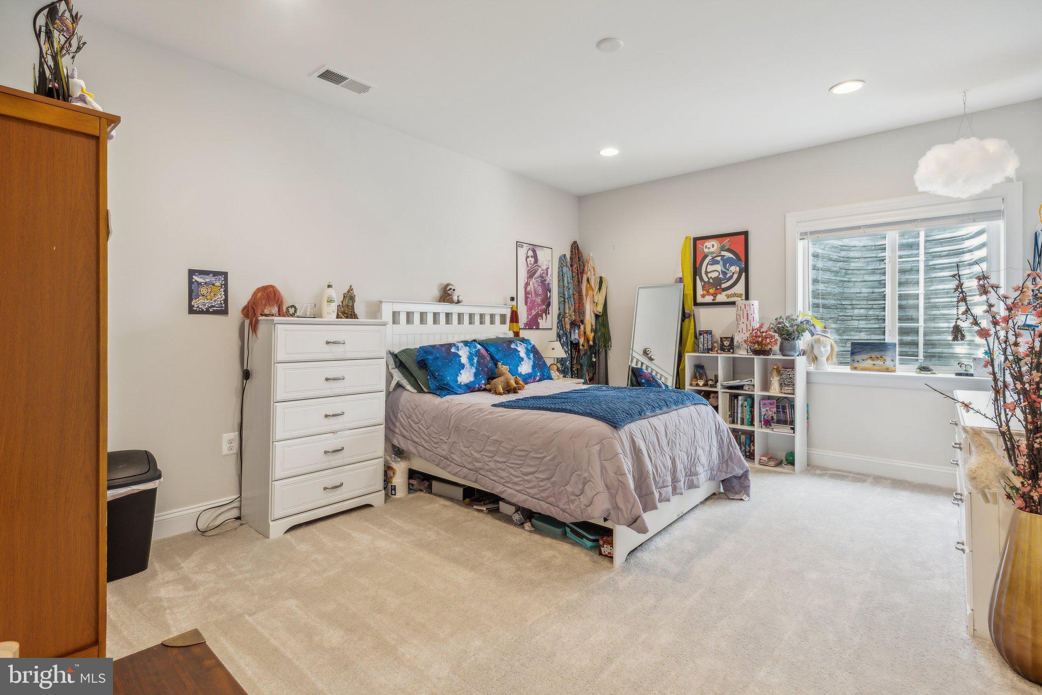 17691 Lakefield Rd
